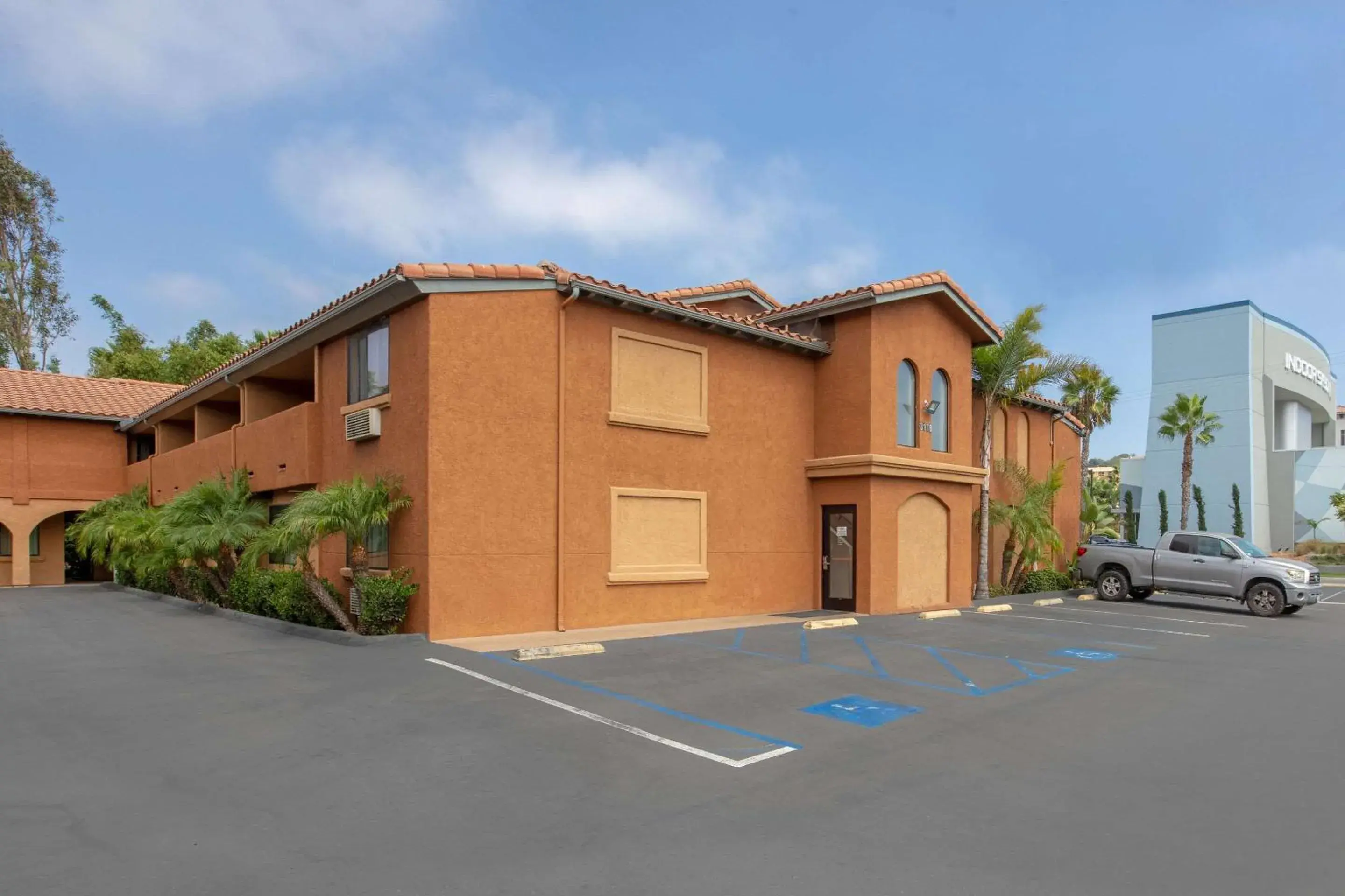 Property building in Quality Inn & Suites Oceanside Near Camp Pendleton Property building in Quality Inn & Suites Oceanside Near Camp Pendleton