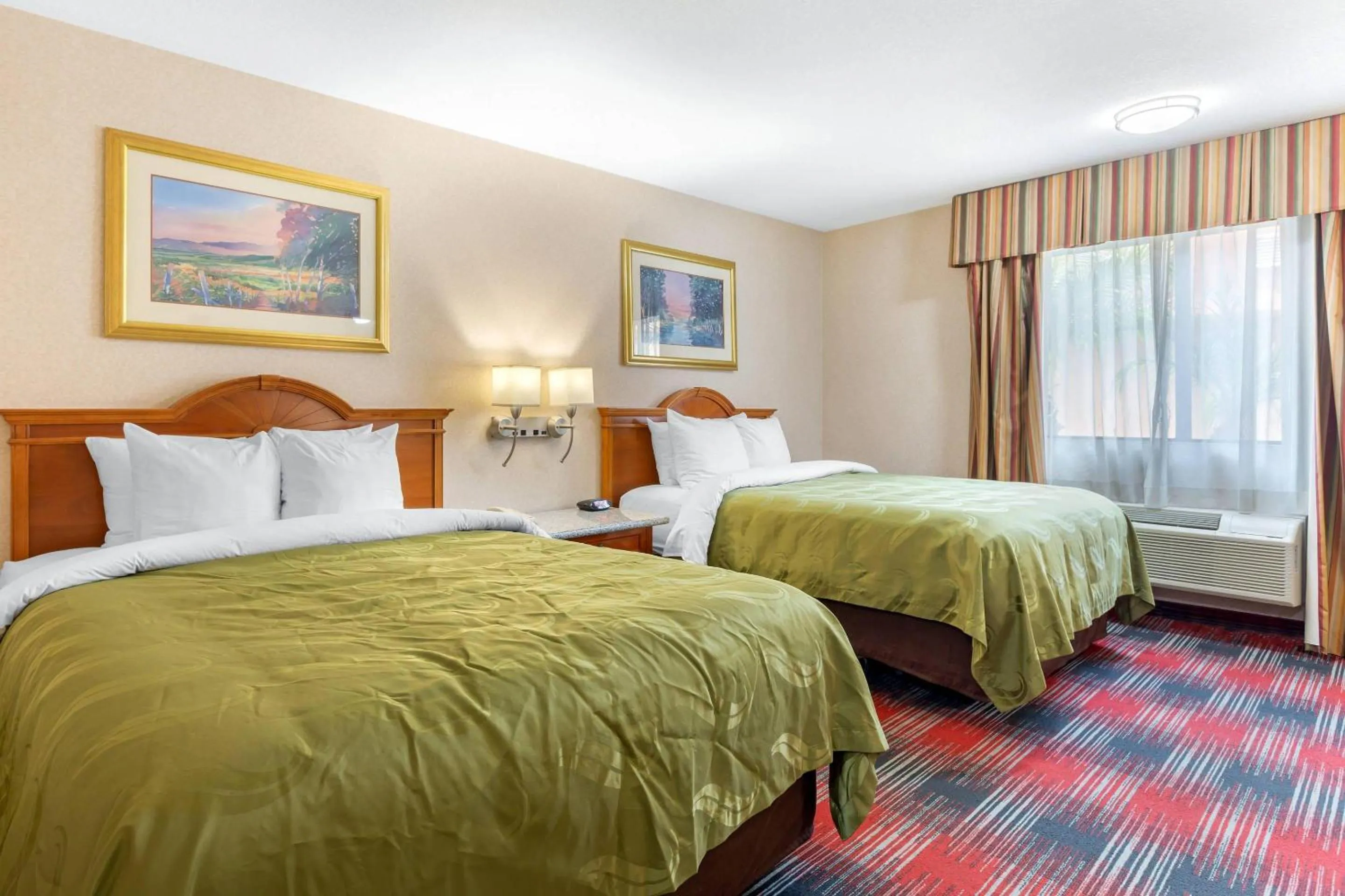 Bedroom, Bed in Quality Inn & Suites Oceanside Near Camp Pendleton