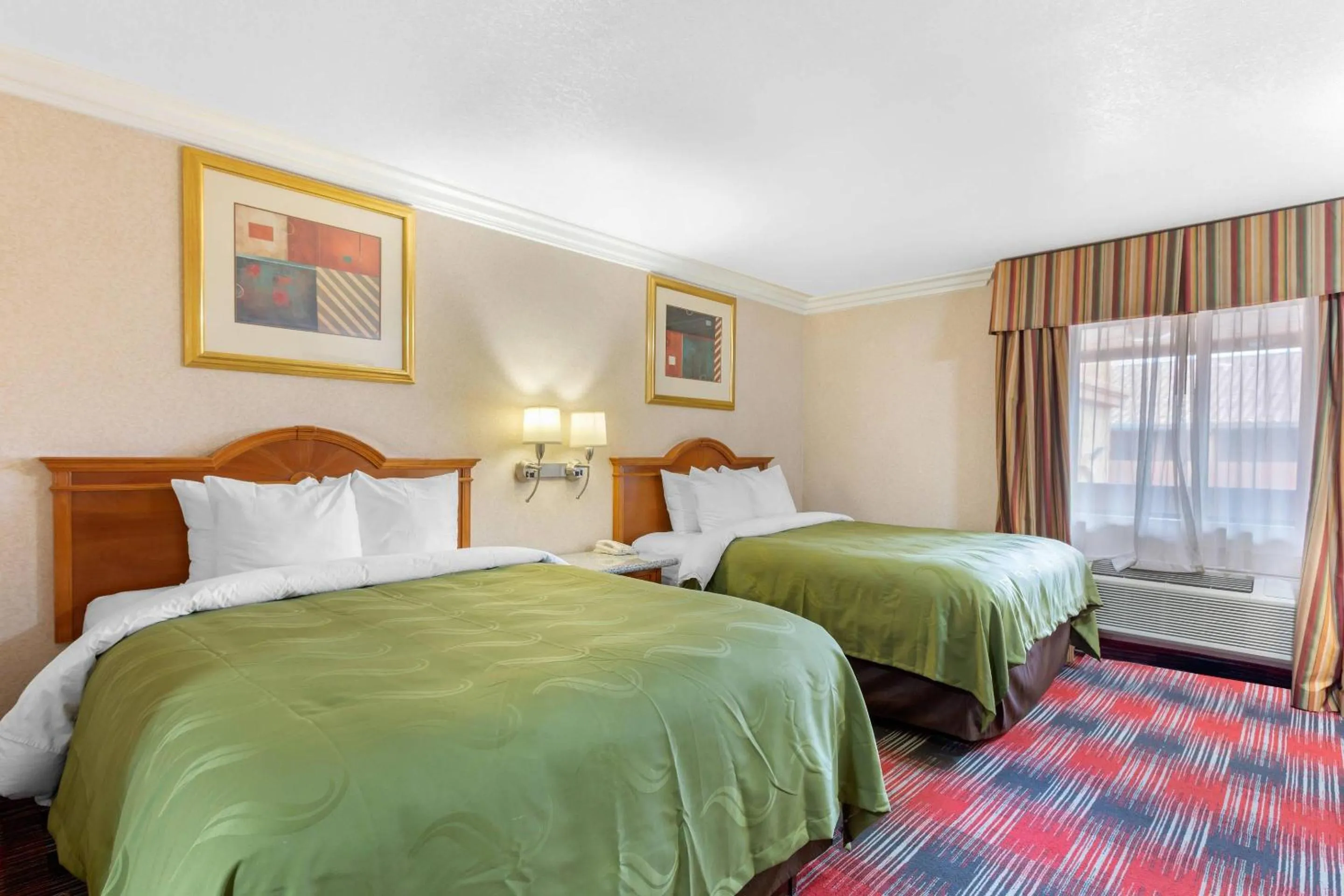 Bedroom, Bed in Quality Inn & Suites Oceanside Near Camp Pendleton
