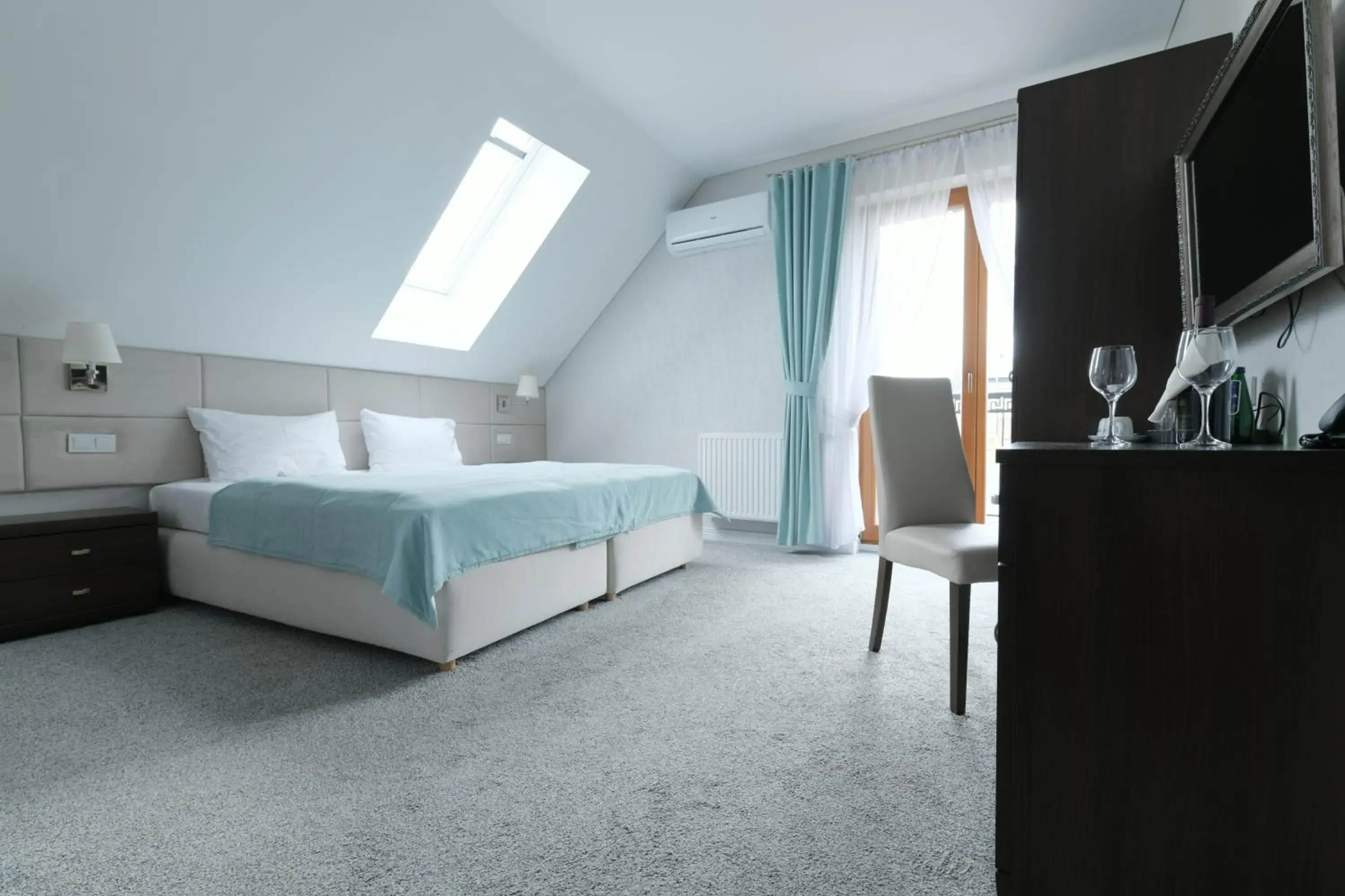 Double or Twin Room - single occupancy in Palac Mortegi Hotel & SPA- Restauracja Szlachecka, SPA, Basen, Sauny, Jazda Konna, Mini Zoo- Luksus, Relaks i Przyroda w jednym! Double or Twin Room - single occupancy in Palac Mortegi Hotel & SPA- Restauracja Szlachecka, SPA, Basen, Sauny, Jazda Konna, Mini Zoo- Luksus, Relaks i Przyroda w jednym!
