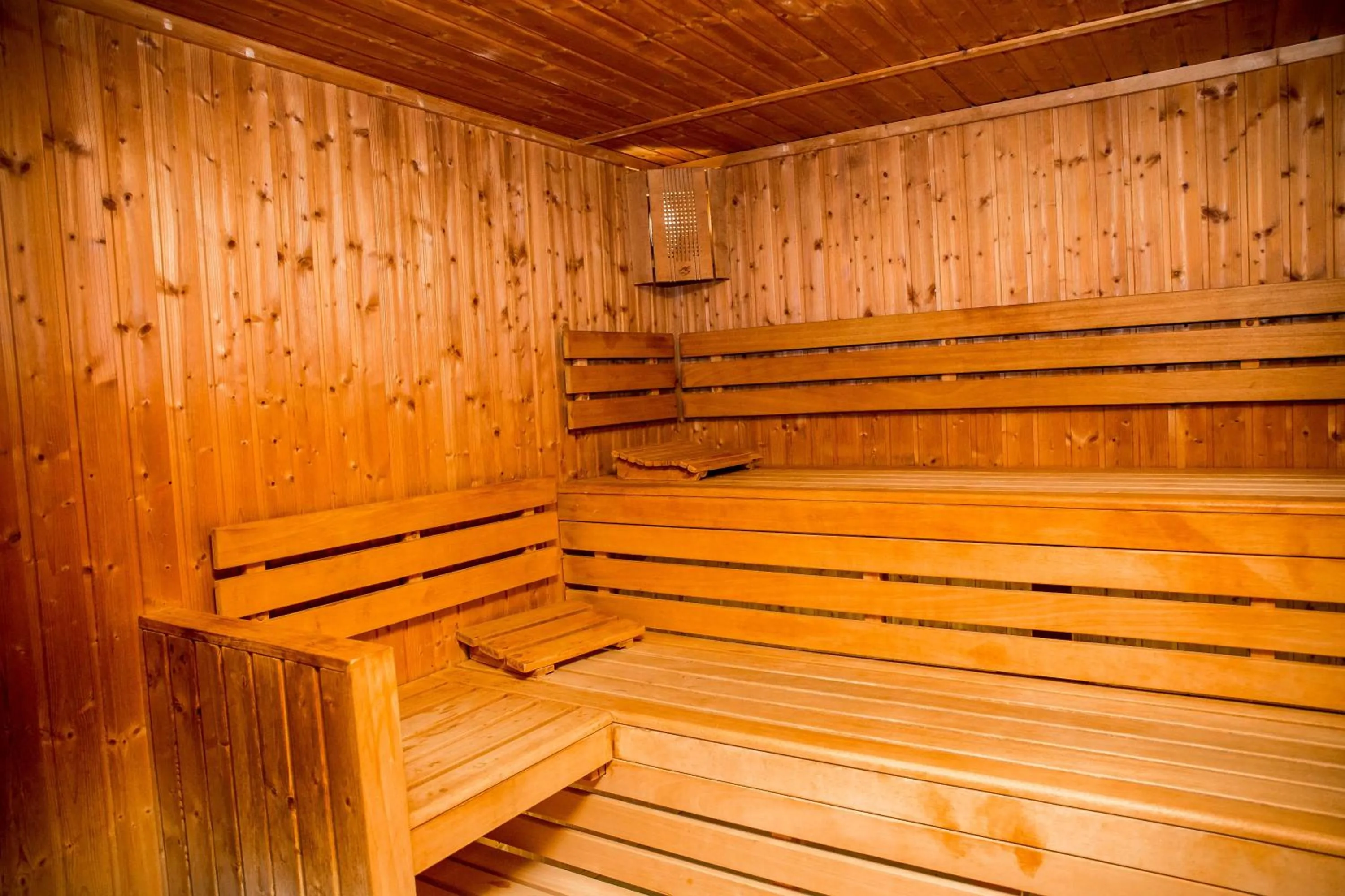 Sauna in Palac Mortegi Hotel & SPA- Restauracja Szlachecka, SPA, Basen, Sauny, Jazda Konna, Mini Zoo- Luksus, Relaks i Przyroda w jednym!