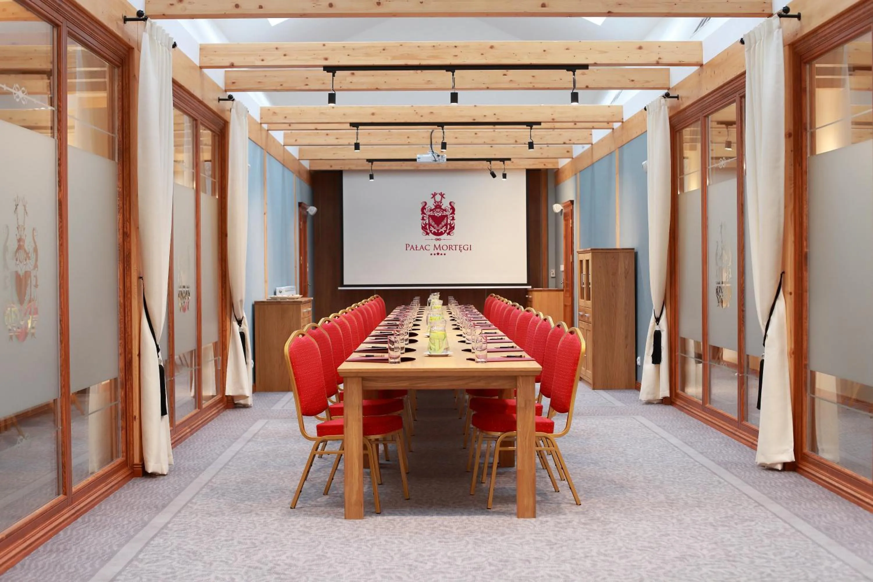 Business facilities in Palac Mortegi Hotel & SPA- Restauracja Szlachecka, SPA, Basen, Sauny, Jazda Konna, Mini Zoo- Luksus, Relaks i Przyroda w jednym!