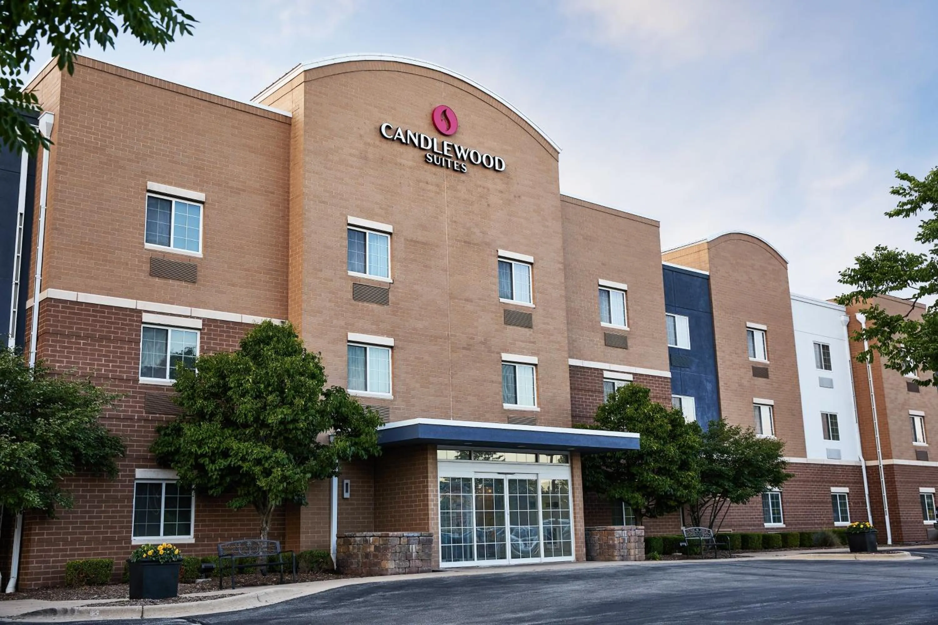 Property building in Candlewood Suites Milwaukee Airport - Oak Creek by IHG