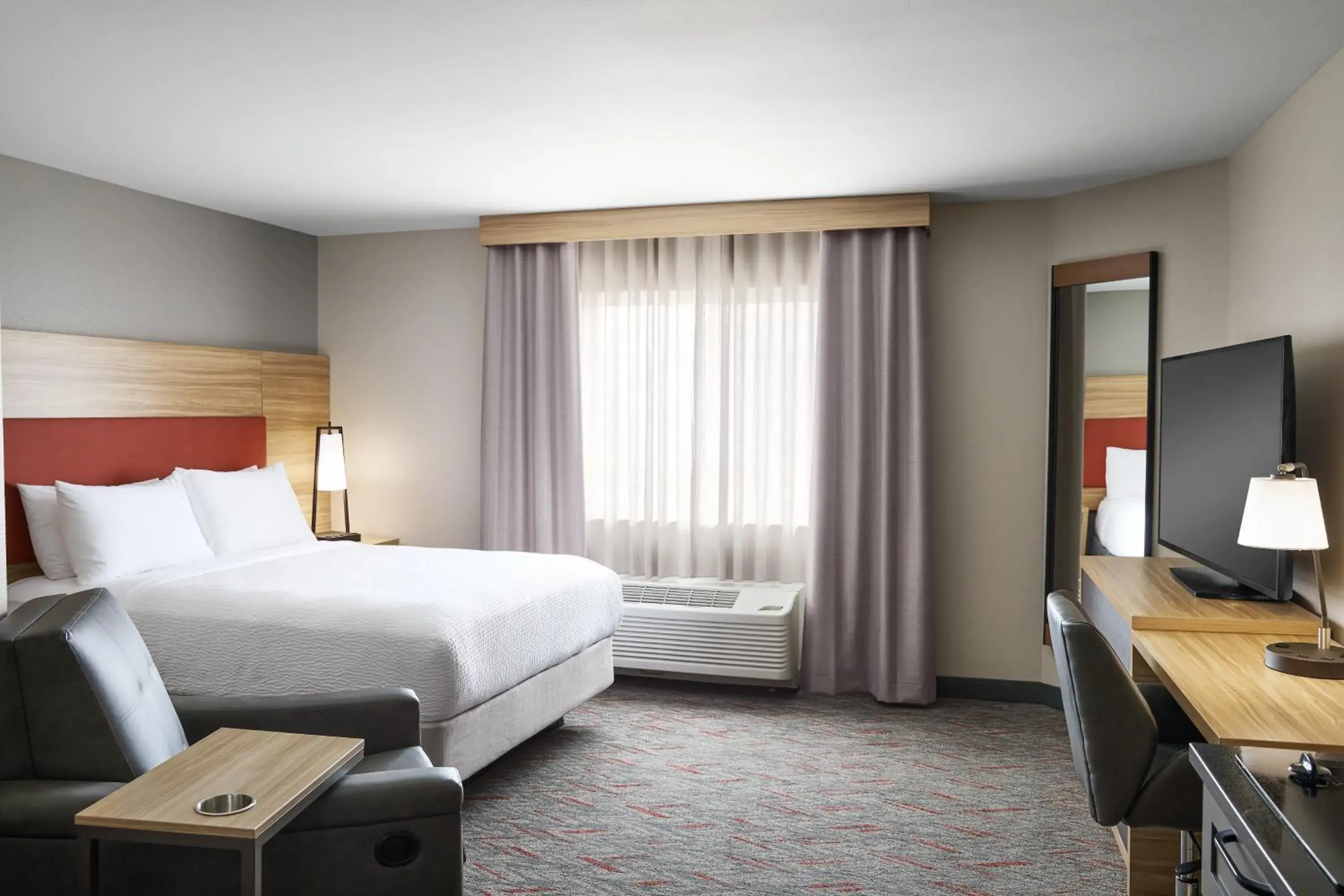 Studio Queen Suite in Candlewood Suites Milwaukee Airport - Oak Creek by IHG Studio Queen Suite in Candlewood Suites Milwaukee Airport - Oak Creek by IHG