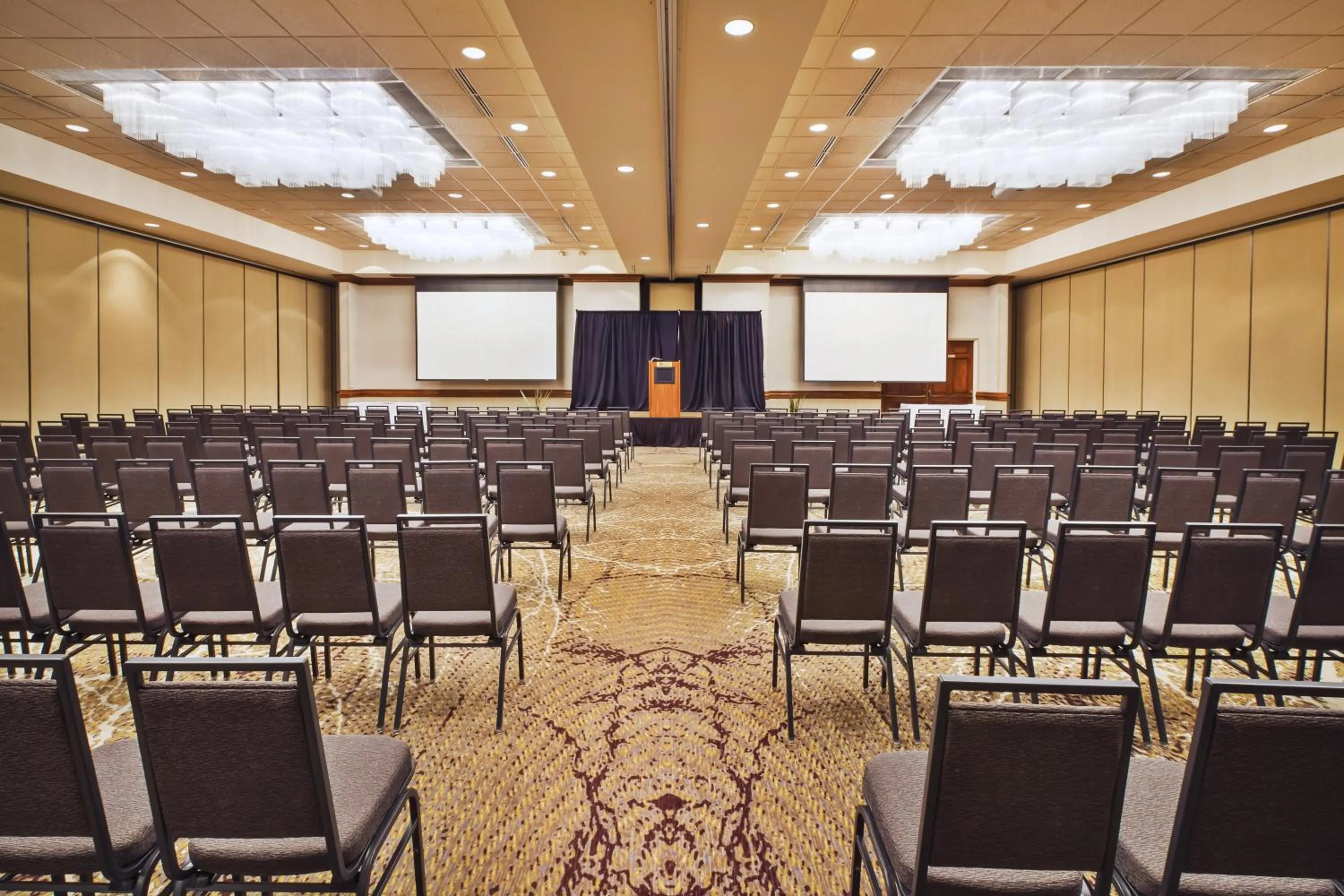 Meeting/conference room in DoubleTree by Hilton Rapid City Downtown Convention Center
