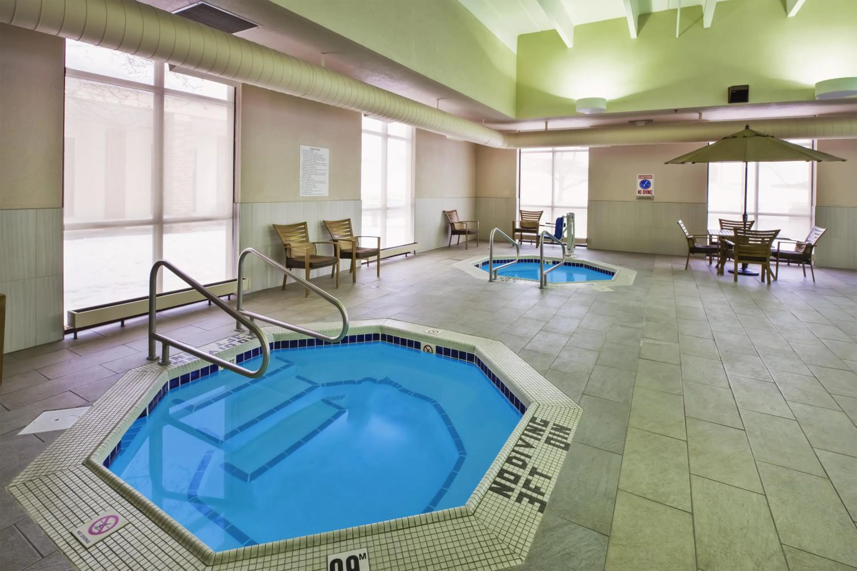 Swimming pool in DoubleTree by Hilton Rapid City Downtown Convention Center