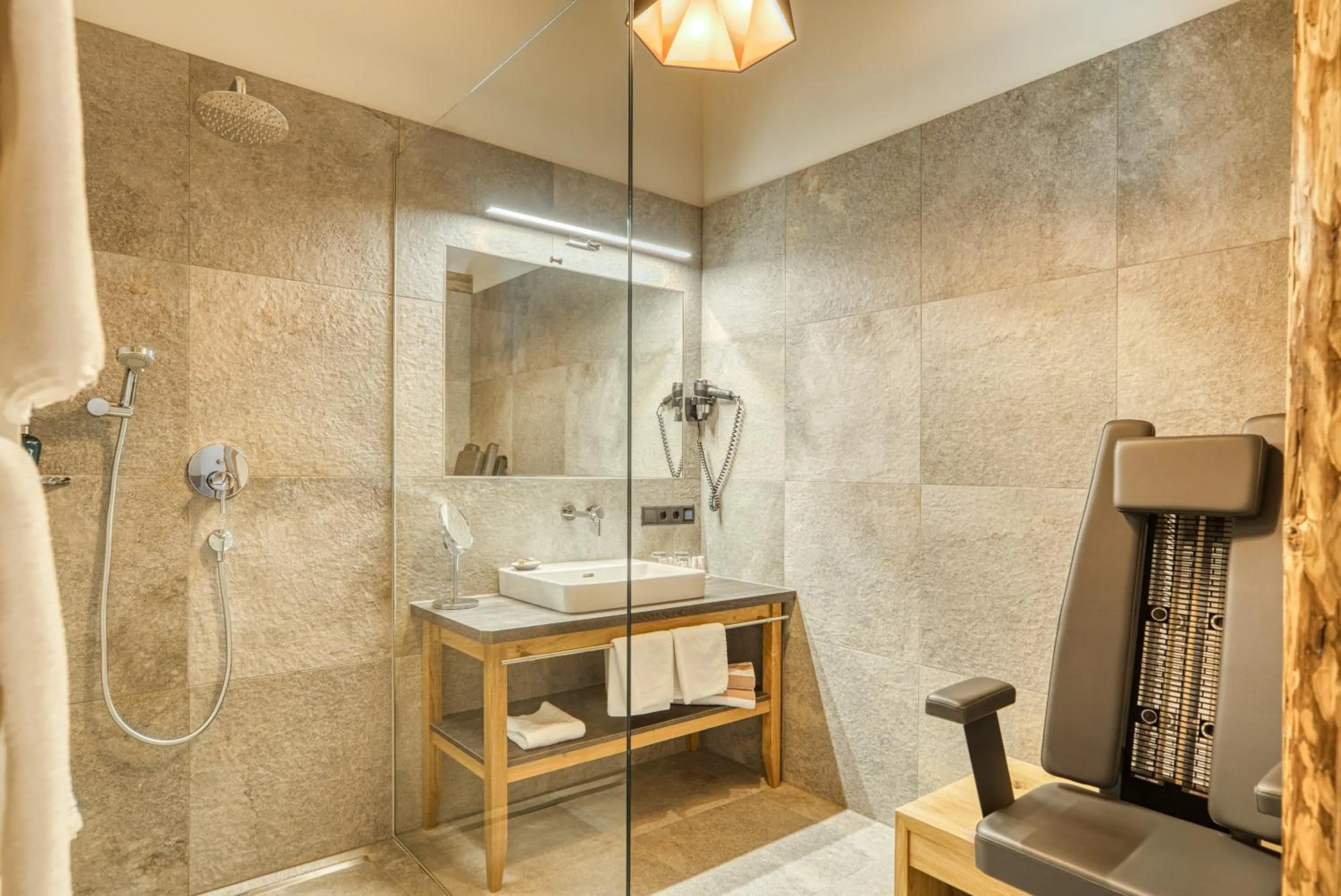 Bathroom in Posthotel Kassl 4-Sterne-Superior