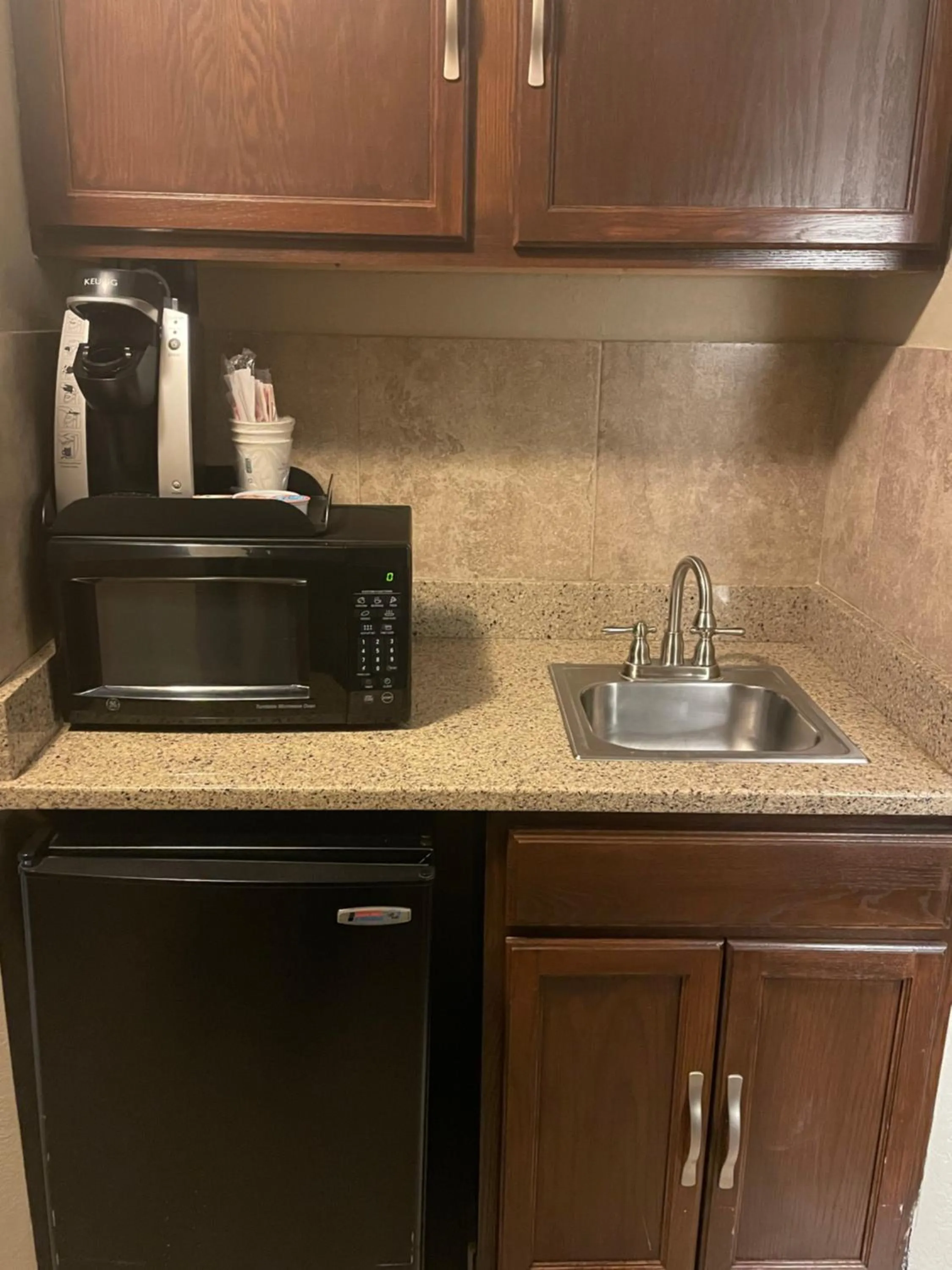 Stay Suites formerly known as Days Inn & Suites by Wyndham La Crosse-Onalaska