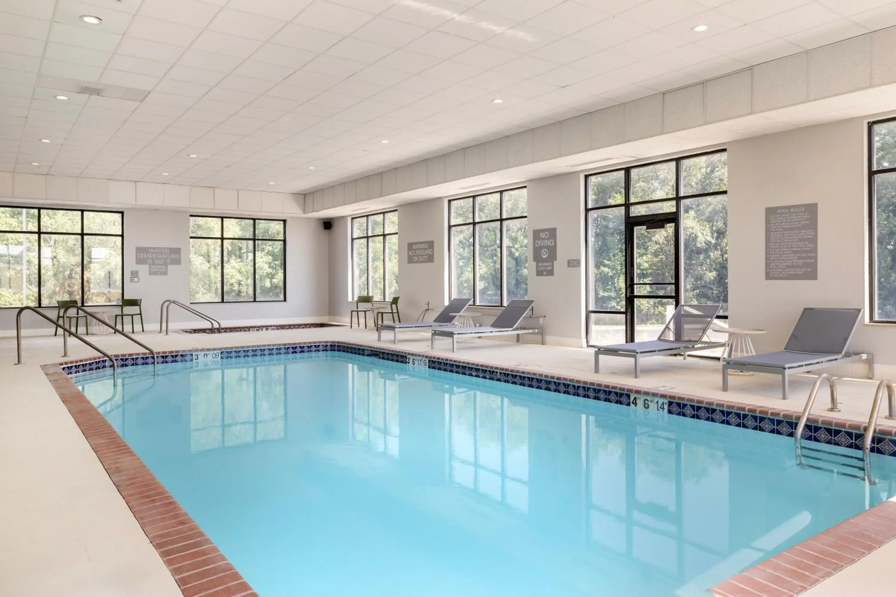 Swimming pool in Spark by Hilton La Crosse Onalaska Swimming pool in Spark by Hilton La Crosse Onalaska