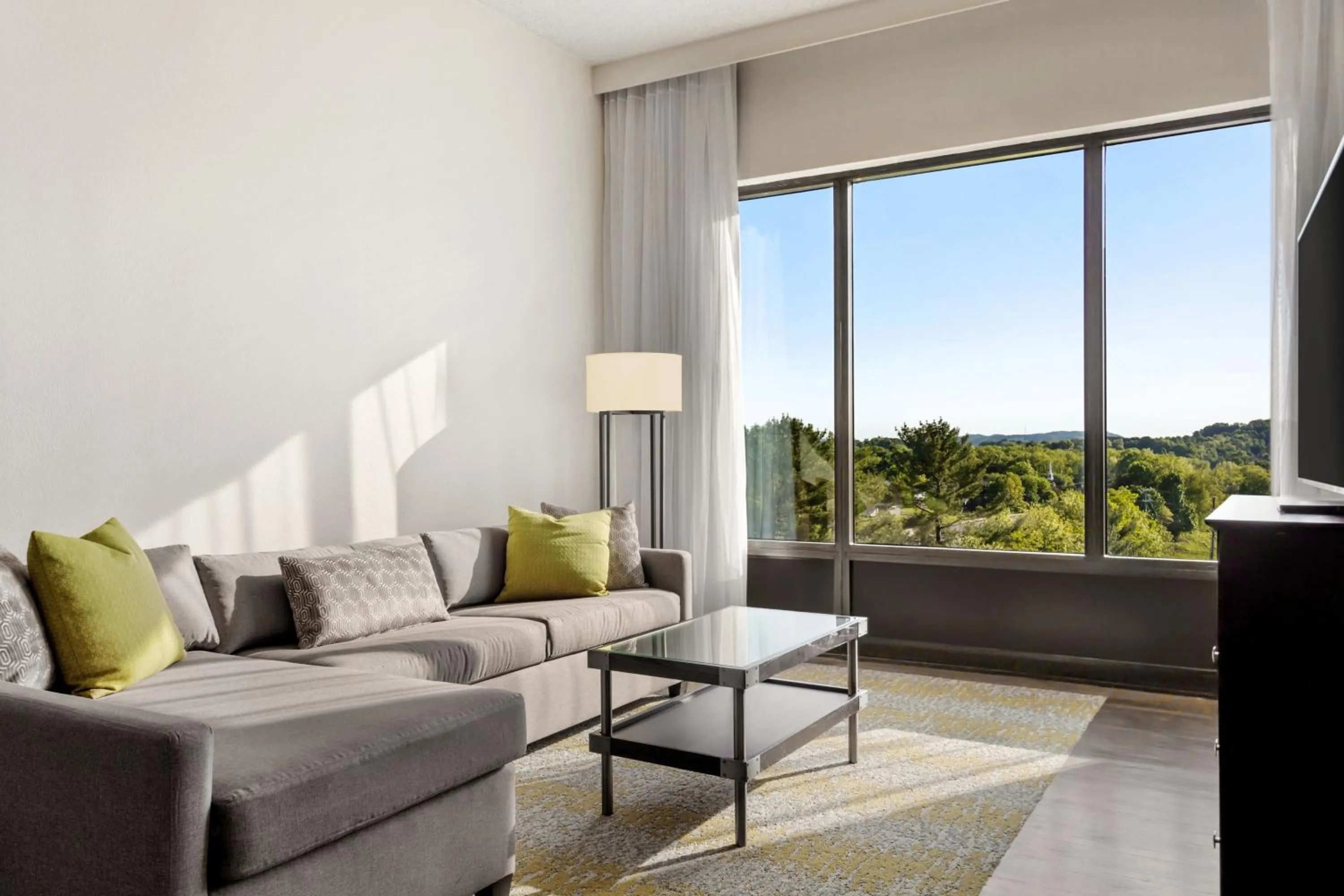 Living room in Delta Hotels by Marriott Bristol