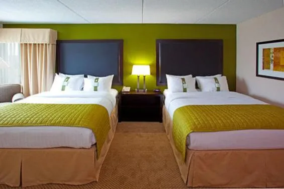 Photo of the whole room, Bed in Holiday Inn Manassas - Battlefield by IHG
