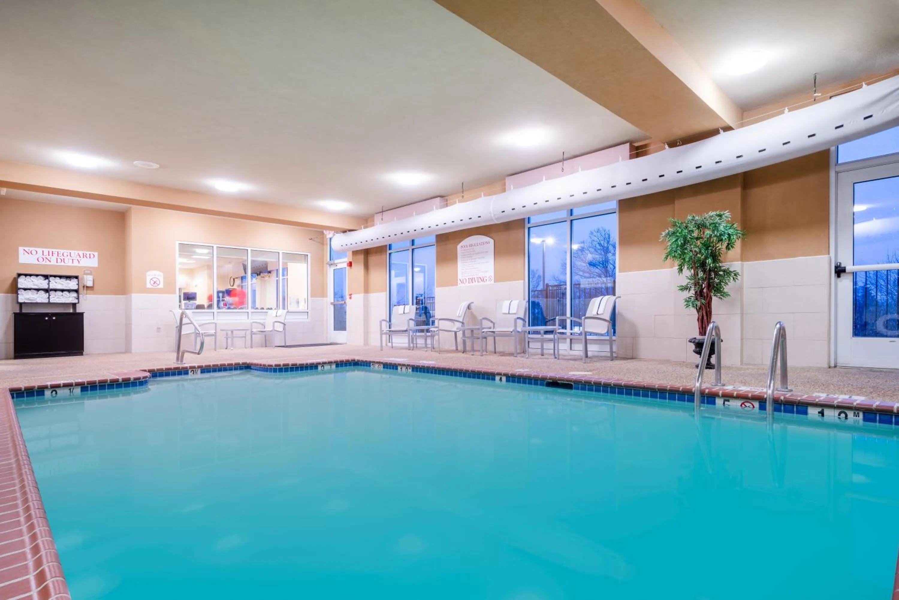 Swimming pool in Holiday Inn Manassas - Battlefield by IHG
