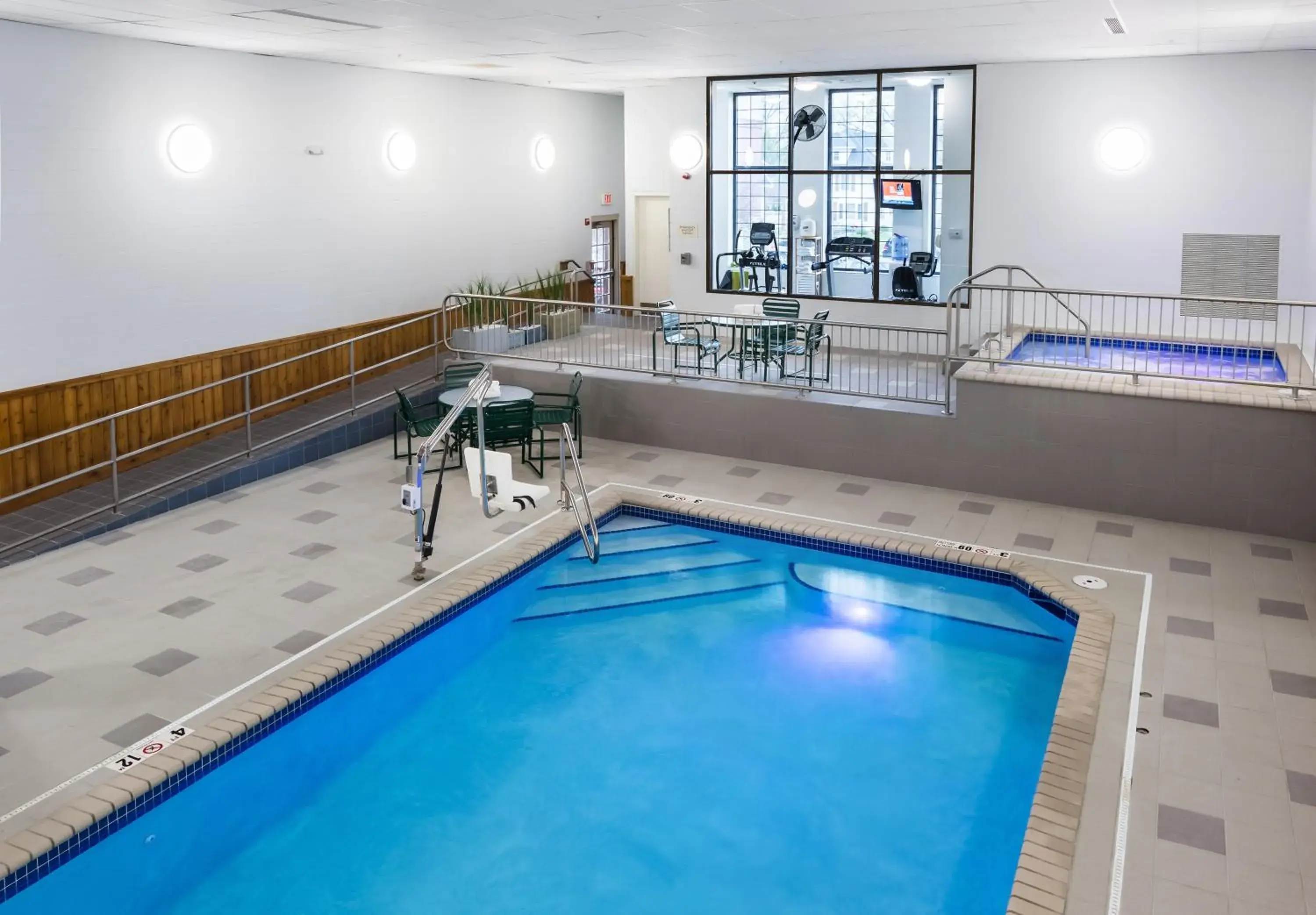 Swimming pool in Aspen Suites - Rochester Swimming pool in Aspen Suites - Rochester