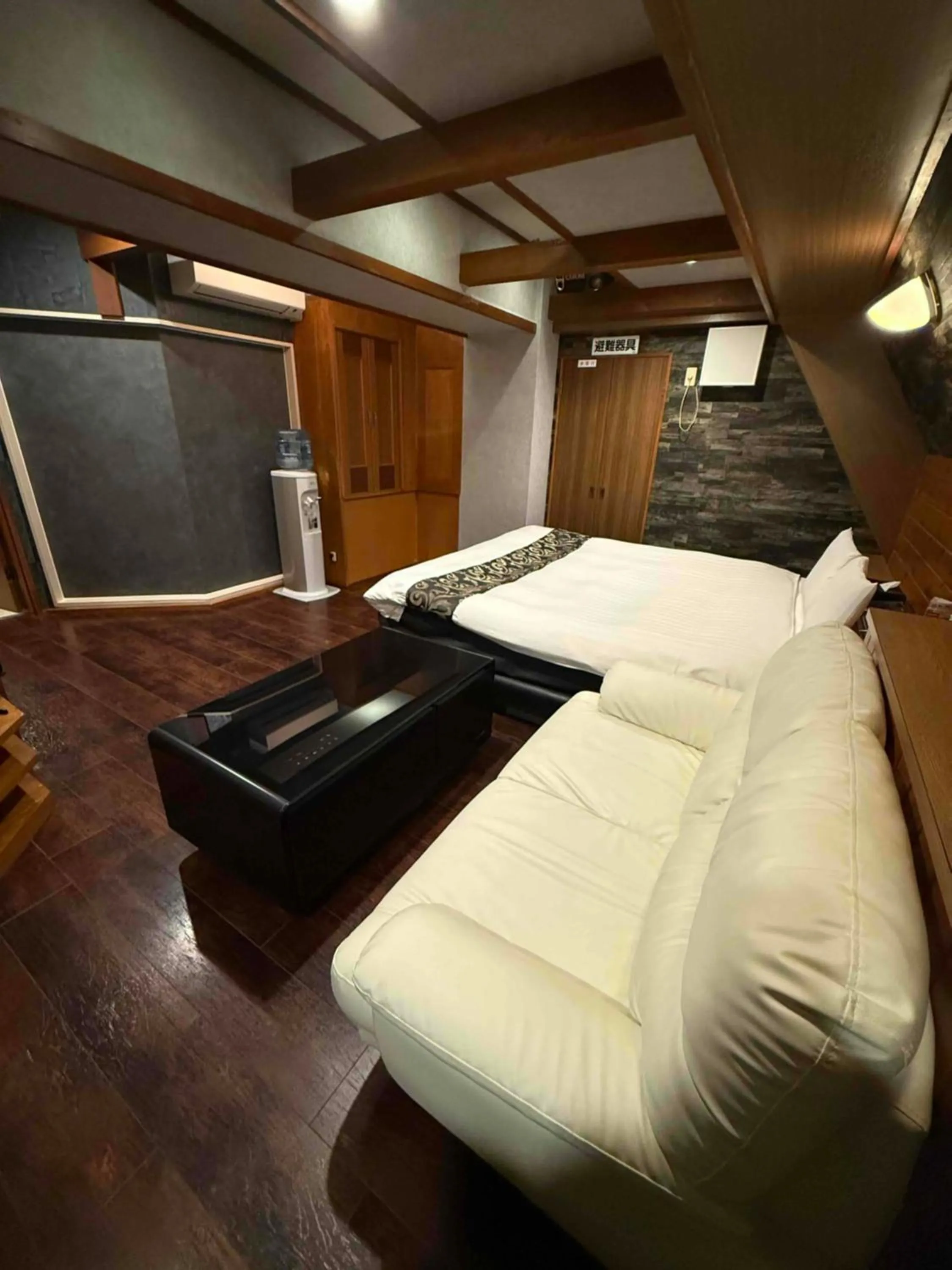 Bed in Nuda by H-Seven (Adult Only)