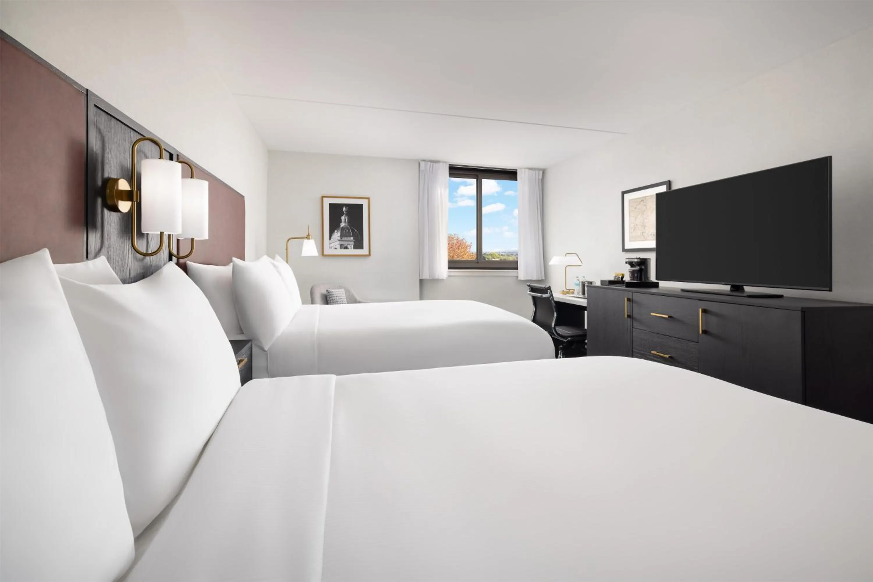 Bed in Doubletree By Hilton Concord Downtown