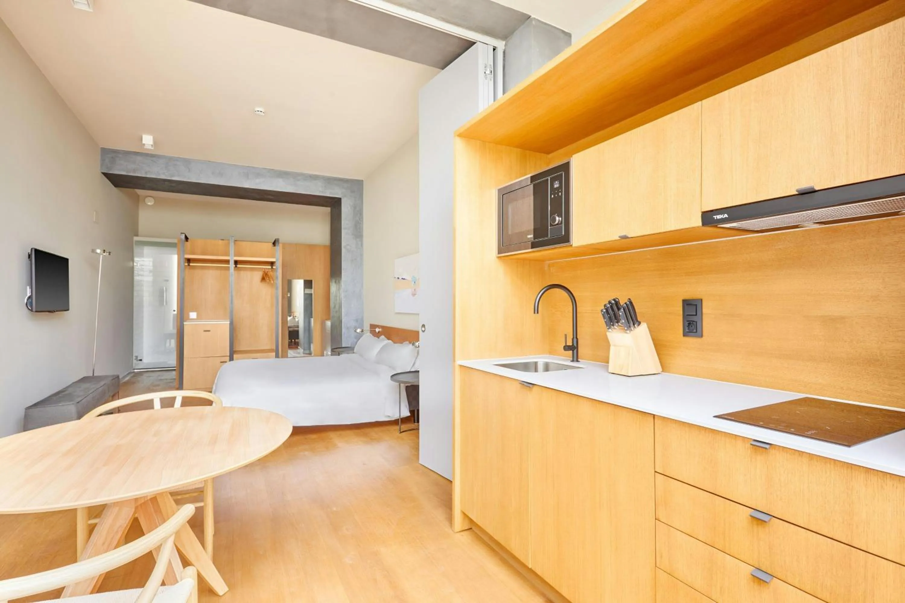 Photo of the whole room, Bed in Le Palacete Hotel Gracia District, Sonder by Marriott Bonvoy