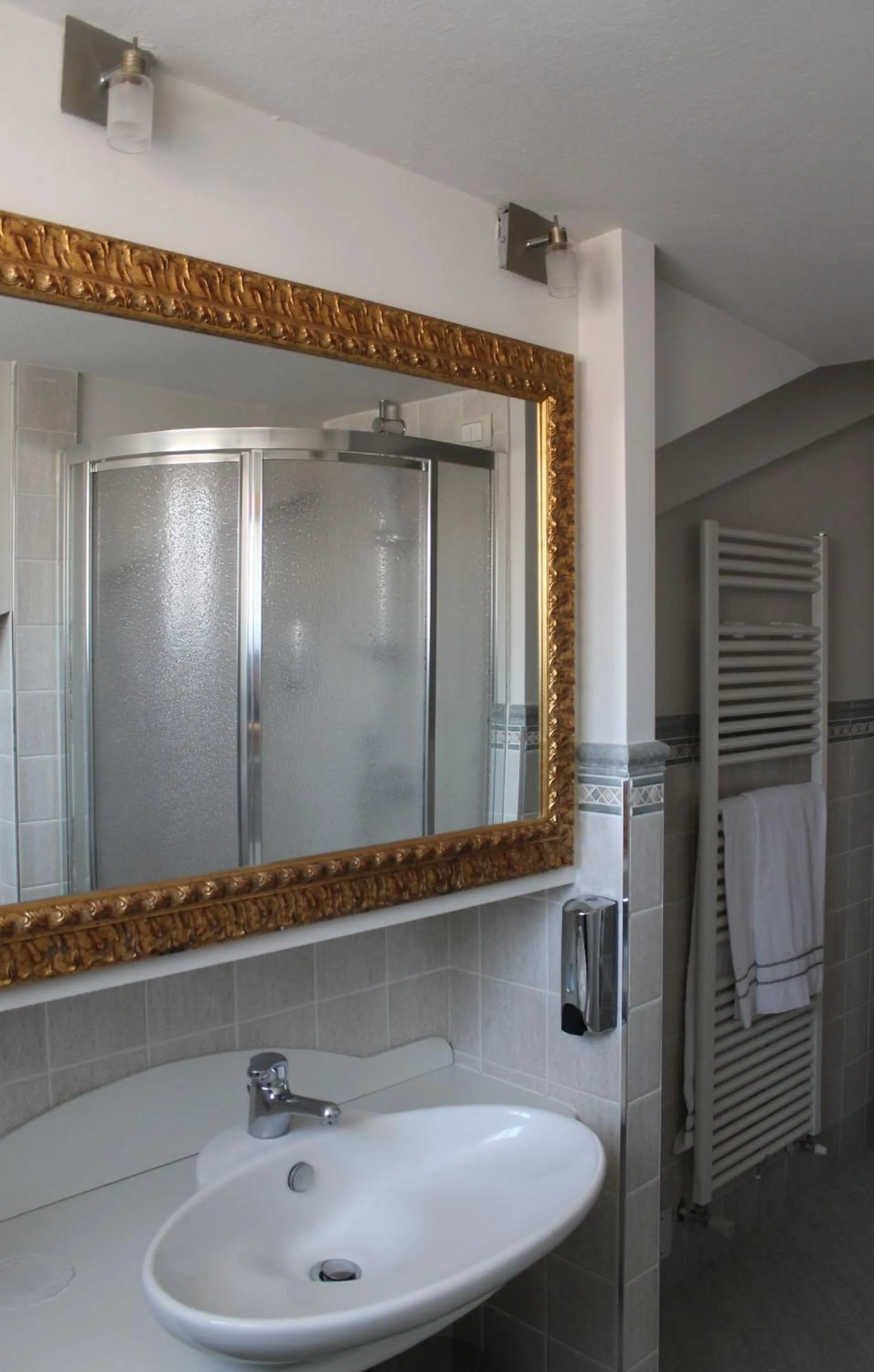 Bathroom in Hotel Capovilla