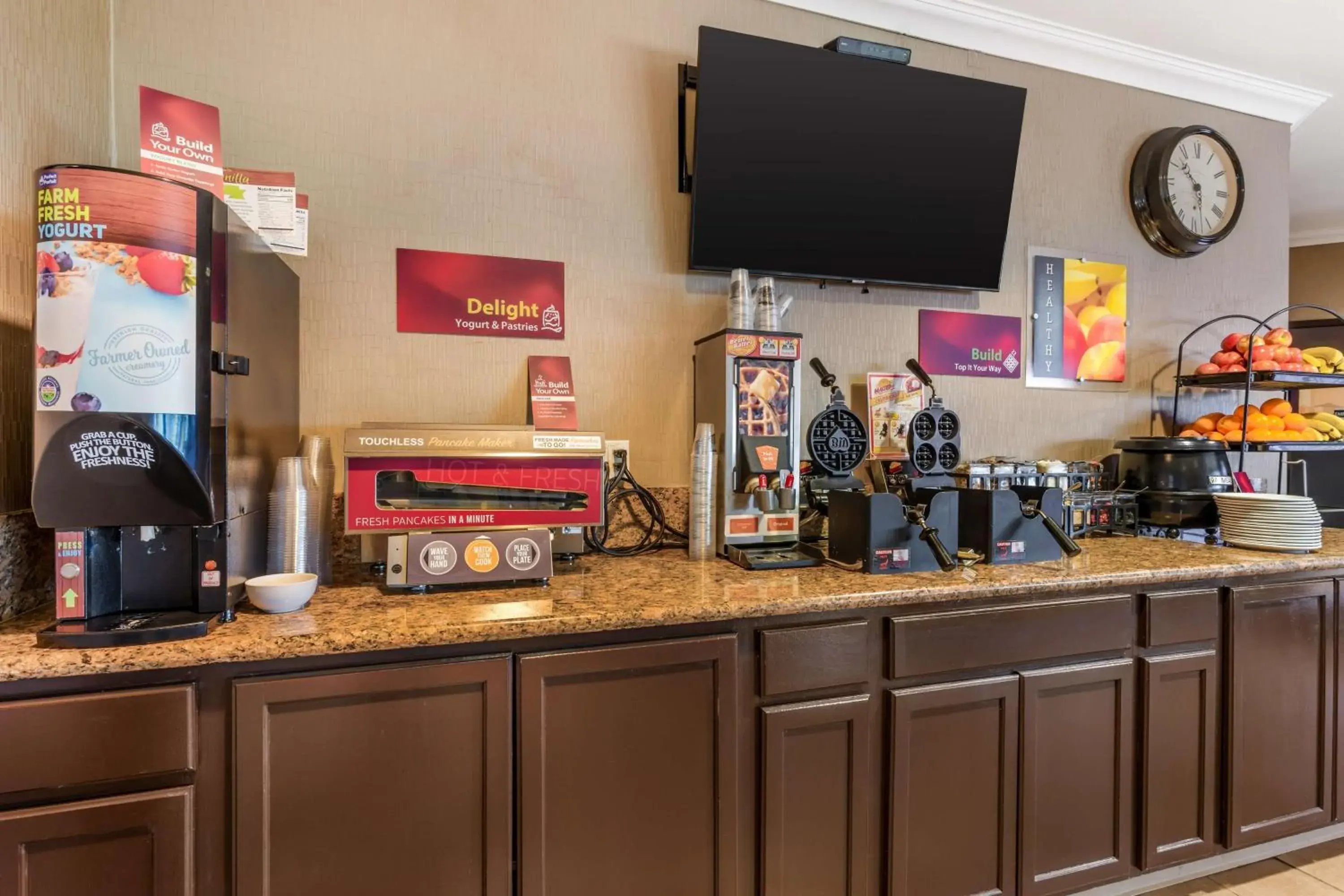 Breakfast in Best Western Plus Wine Country Inn & Suites Breakfast in Best Western Plus Wine Country Inn & Suites