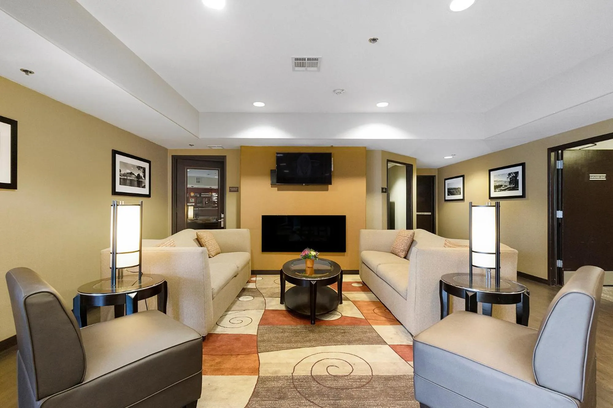 Seating area in Best Western Plus Wine Country Inn & Suites