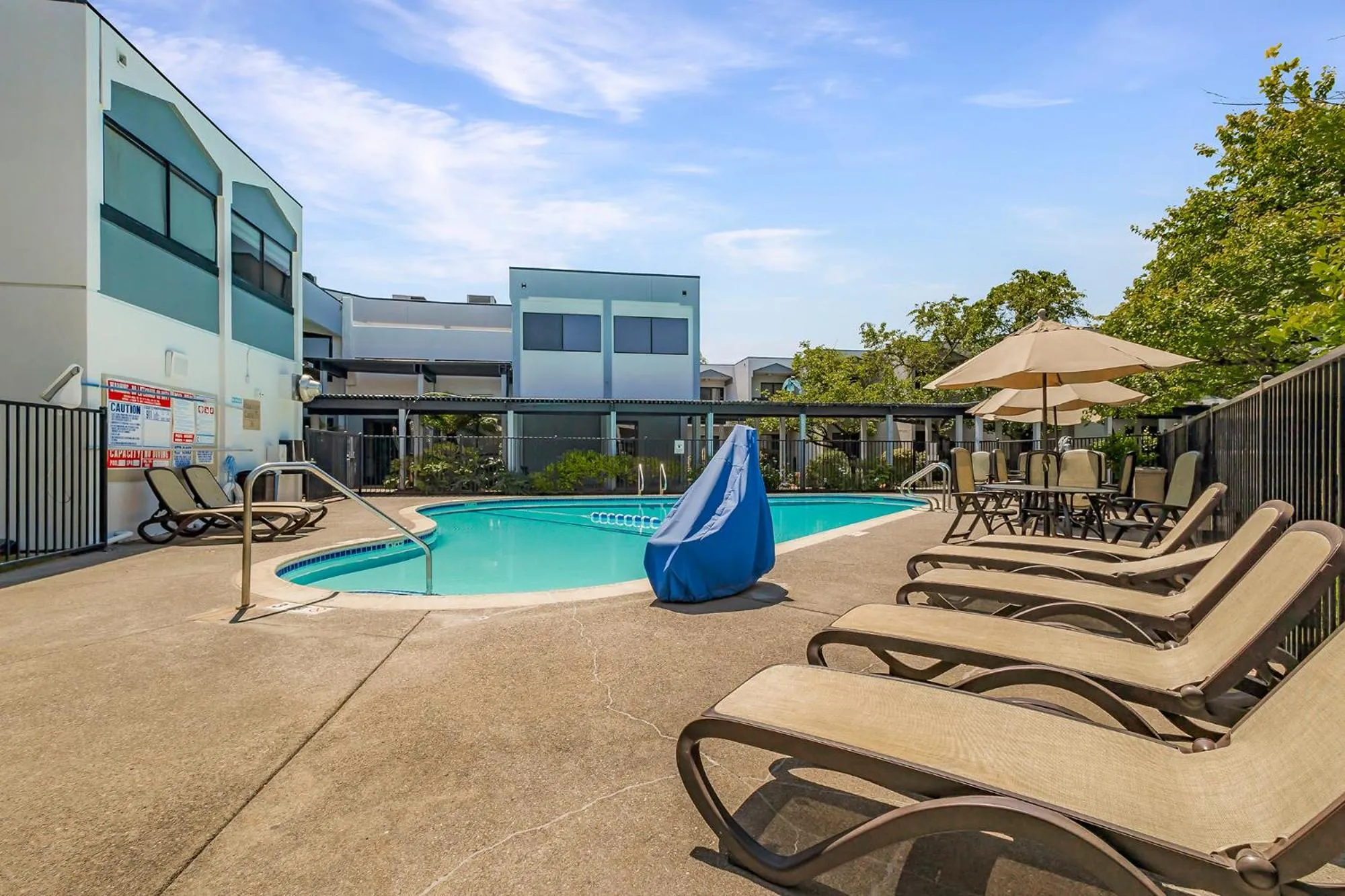 Swimming pool in Best Western Plus Wine Country Inn & Suites