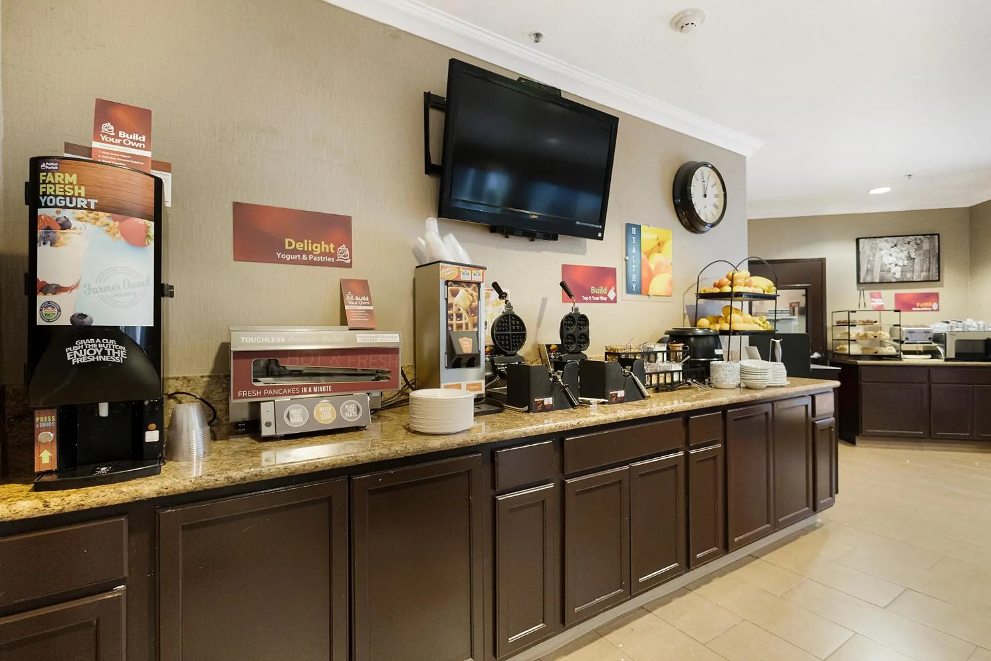 Breakfast in Best Western Plus Wine Country Inn & Suites