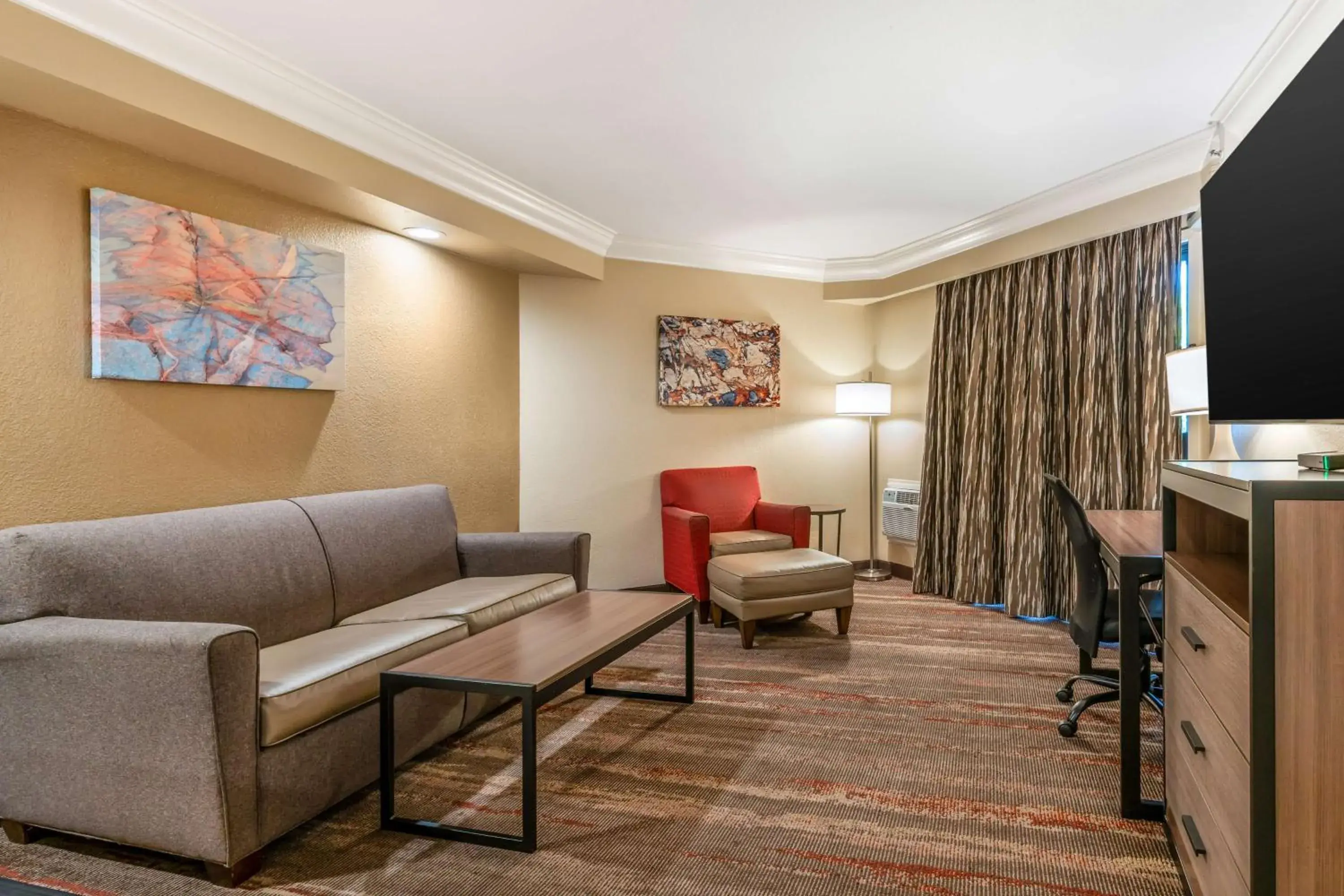 Bedroom in Best Western Plus Wine Country Inn & Suites Bedroom in Best Western Plus Wine Country Inn & Suites