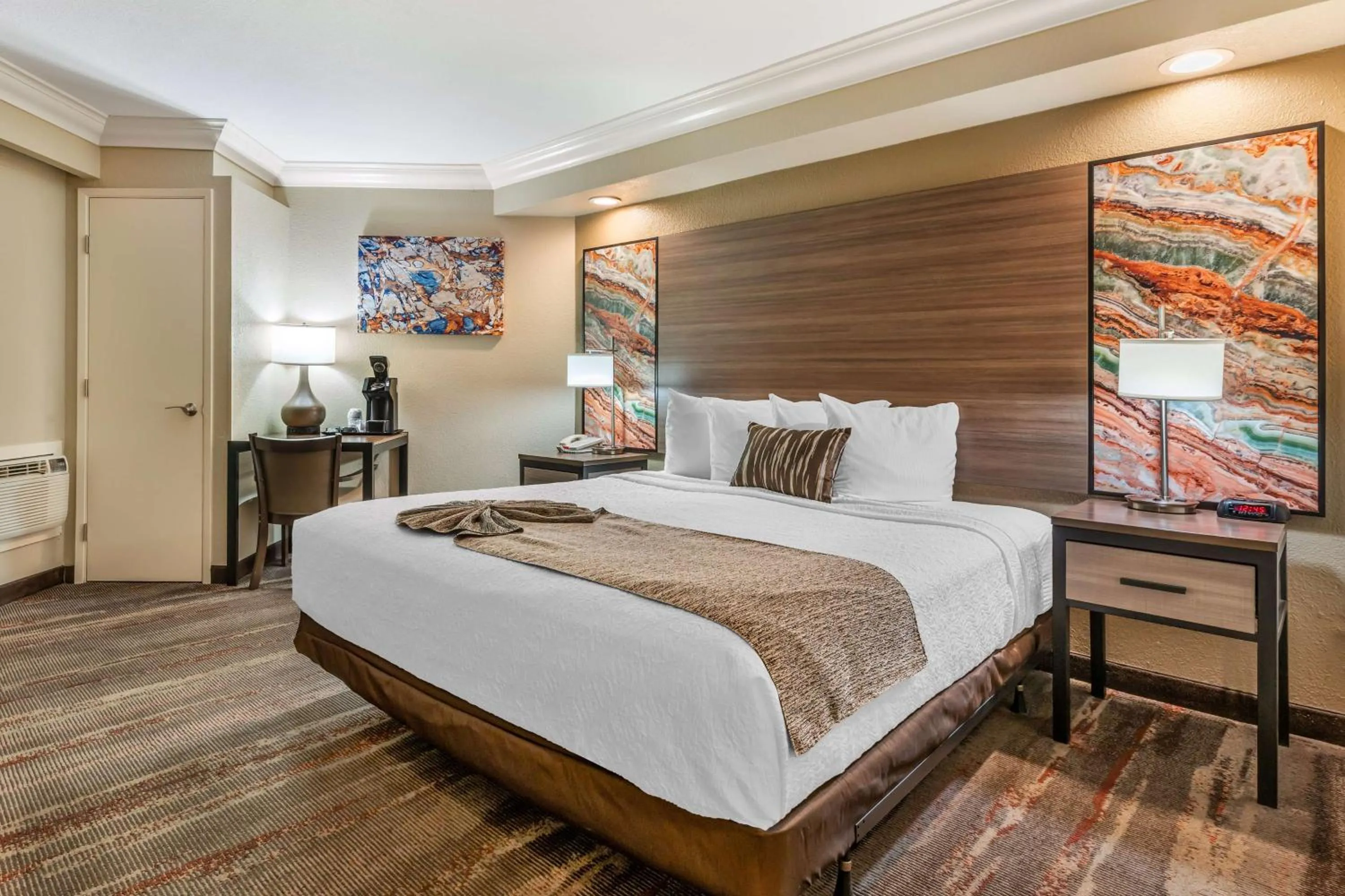 Bedroom, Bed in Best Western Plus Wine Country Inn & Suites