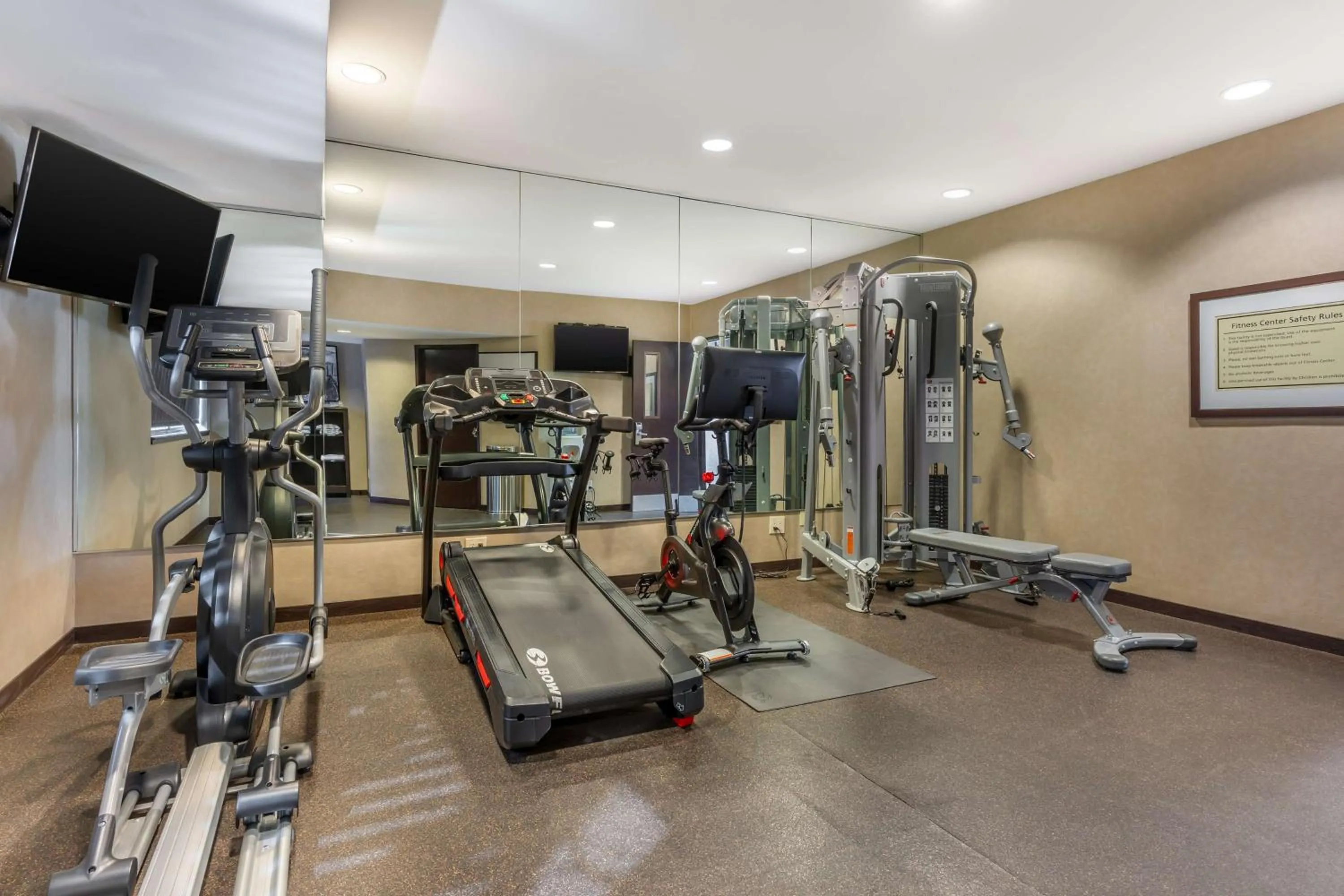 Fitness centre/facilities in Best Western Plus Wine Country Inn & Suites