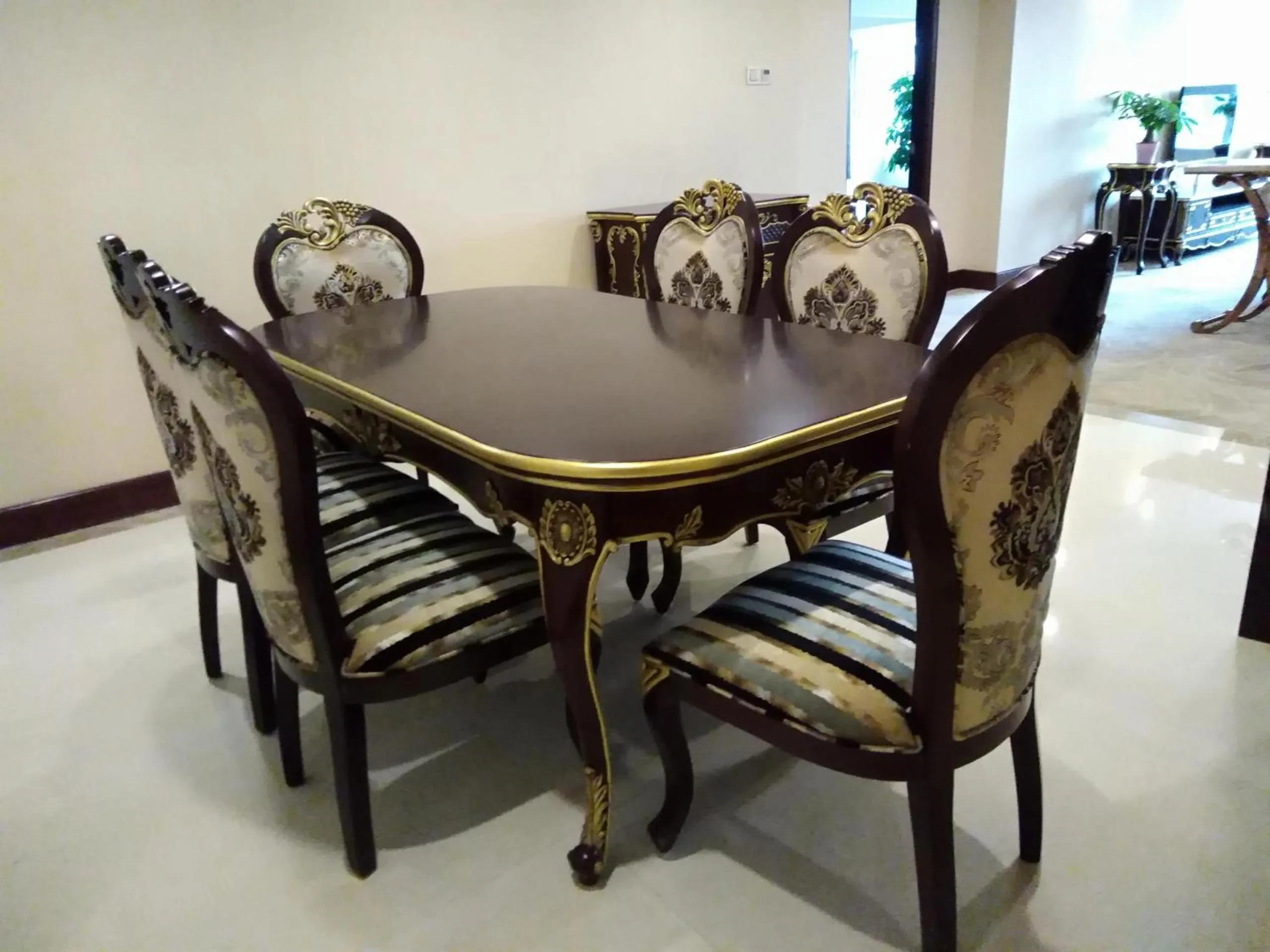 Dining area in Guangzhou Jin Wan Li Business Hotel