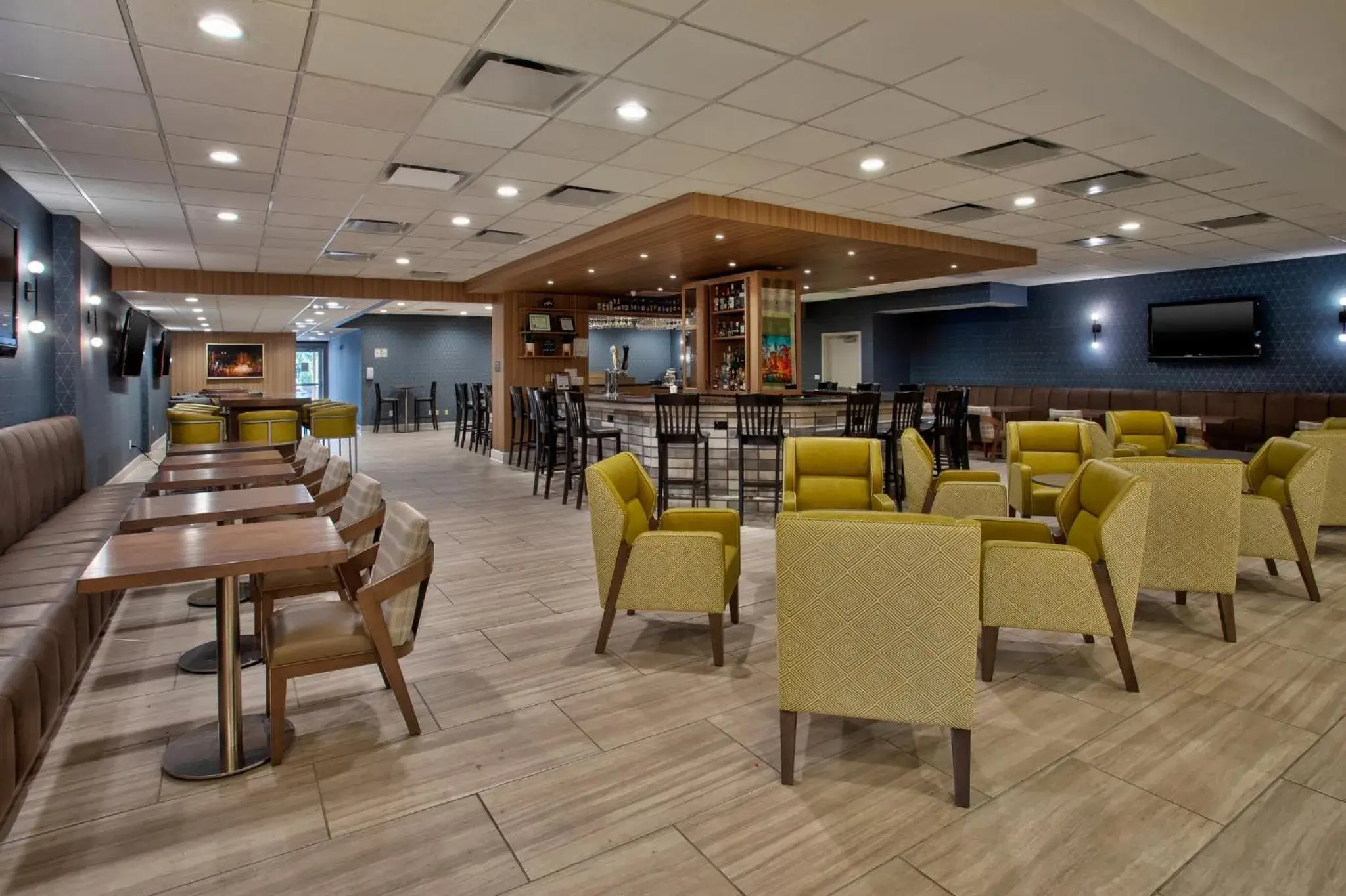 Restaurant/places to eat in Crowne Plaza Chicago-Northbrook, an IHG Hotel Restaurant/places to eat in Crowne Plaza Chicago-Northbrook, an IHG Hotel