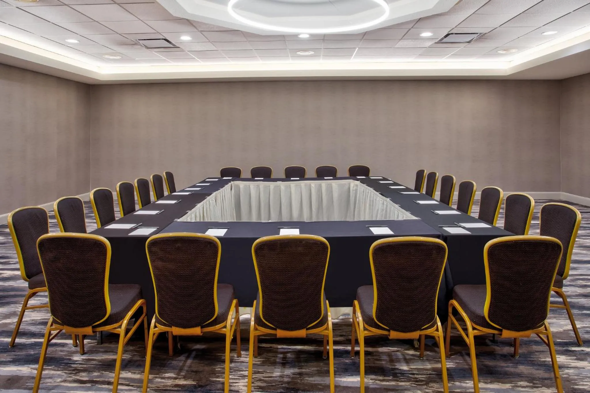 Meeting/conference room in Crowne Plaza Chicago-Northbrook, an IHG Hotel
