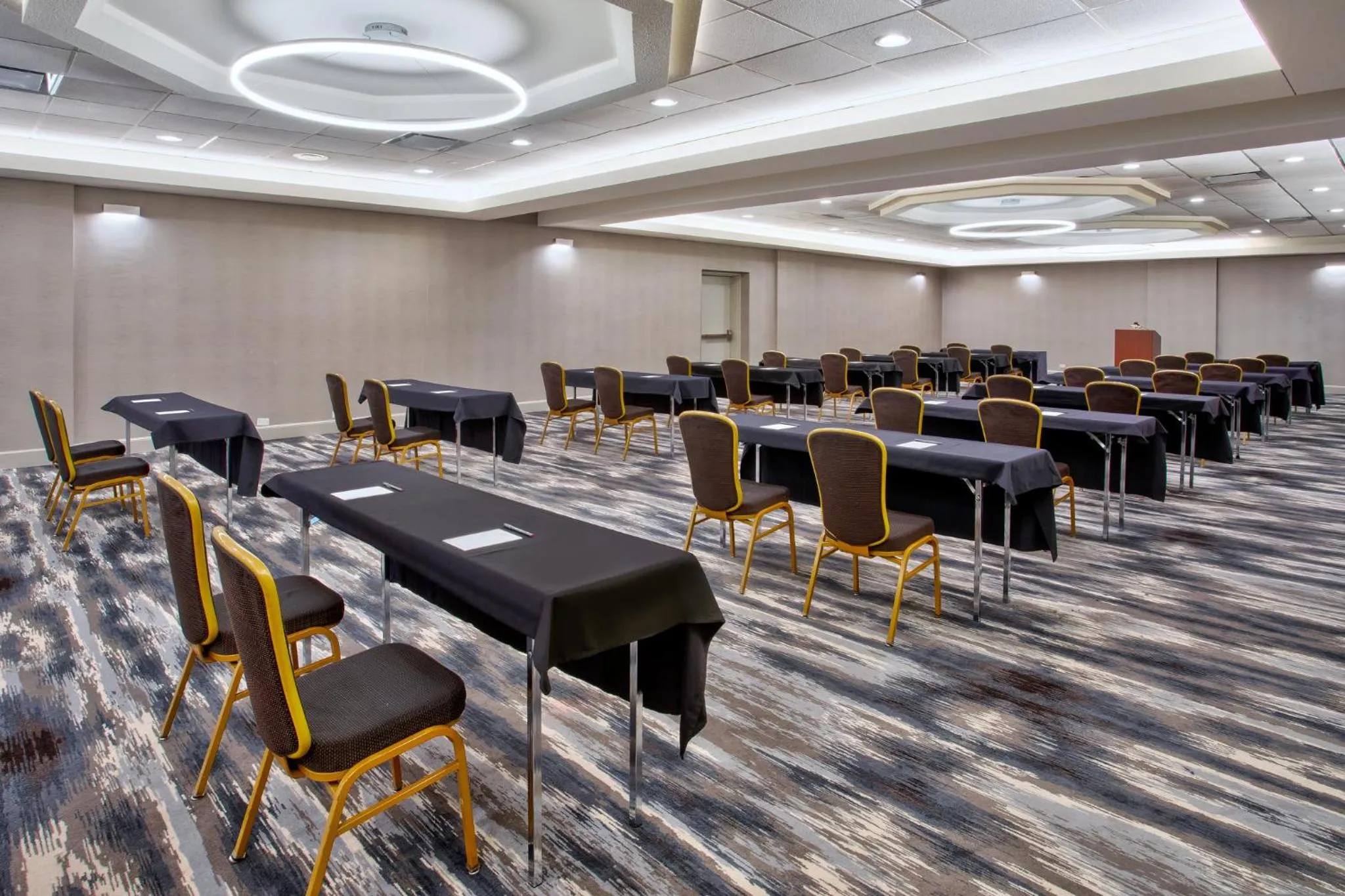 Meeting/conference room in Crowne Plaza Chicago-Northbrook, an IHG Hotel