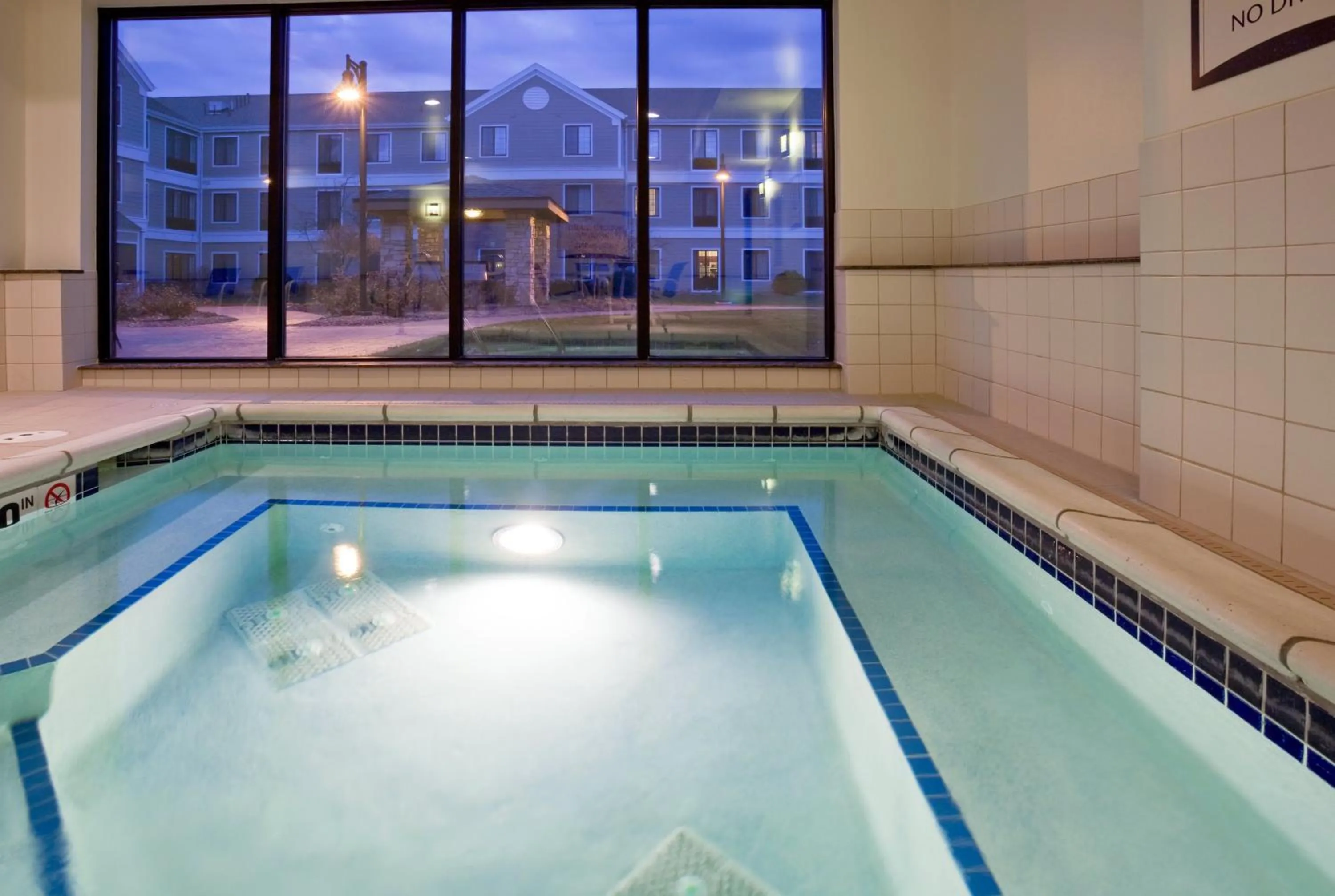 Spa and wellness centre/facilities in Staybridge Suites Milwaukee West-Oconomowoc by IHG