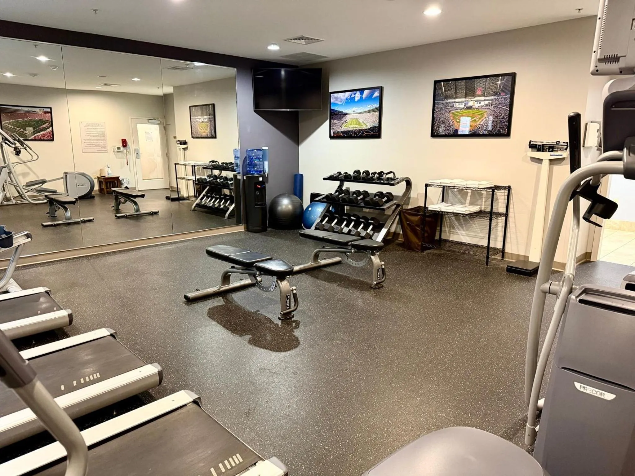 Fitness centre/facilities in Staybridge Suites Milwaukee West-Oconomowoc by IHG
