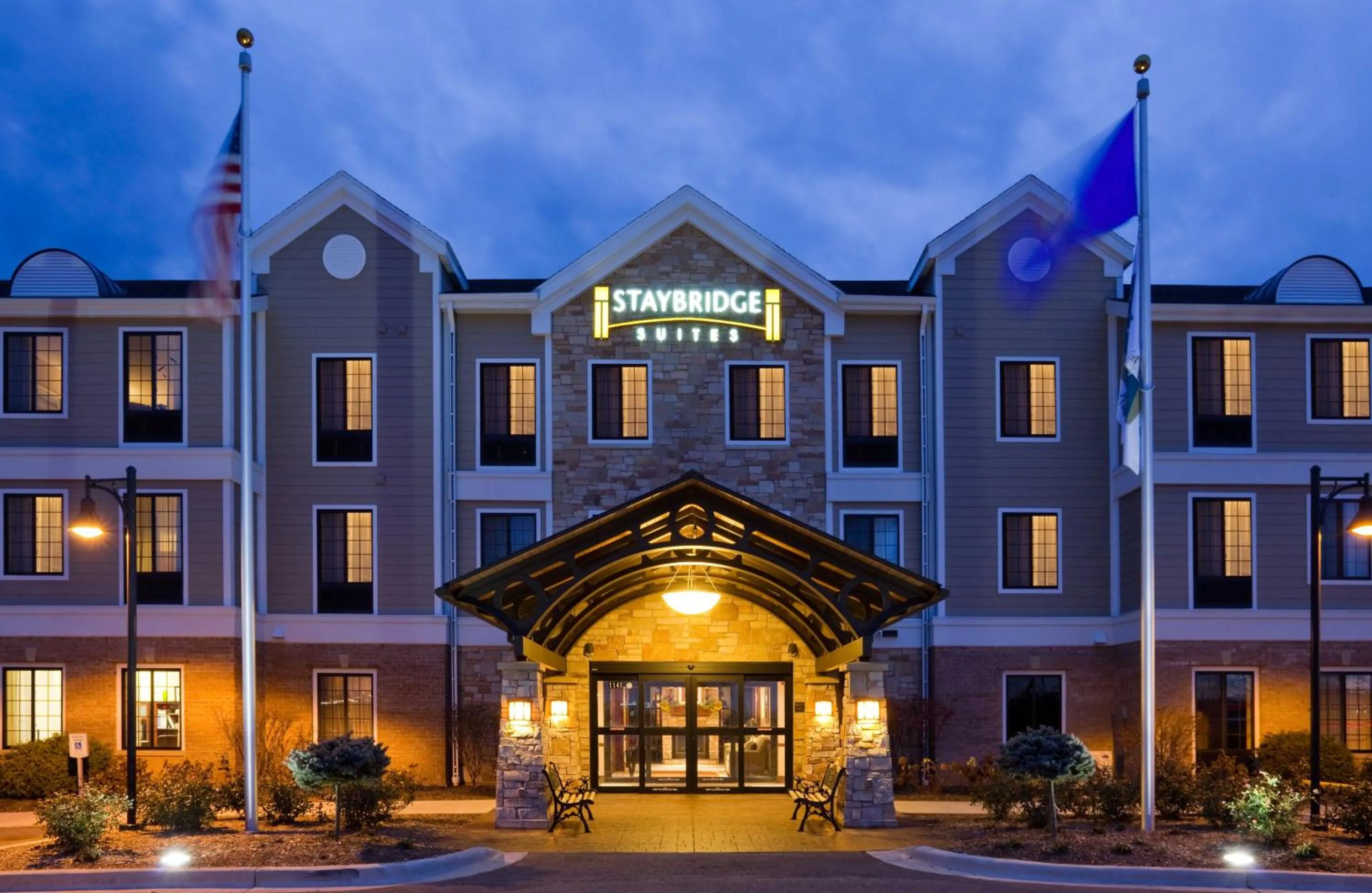 Property building in Staybridge Suites Milwaukee West-Oconomowoc by IHG