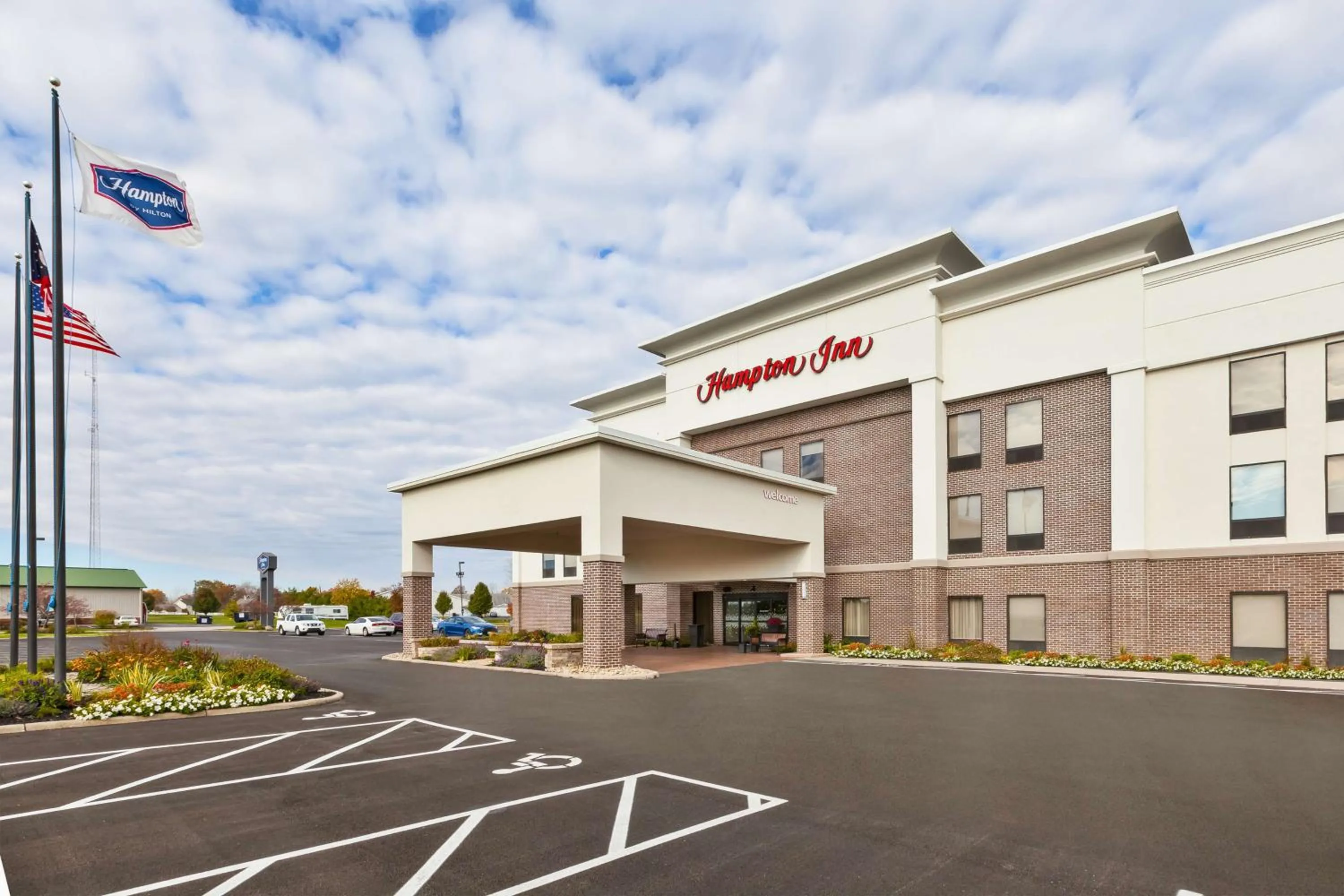 Property building in Hampton Inn Marysville