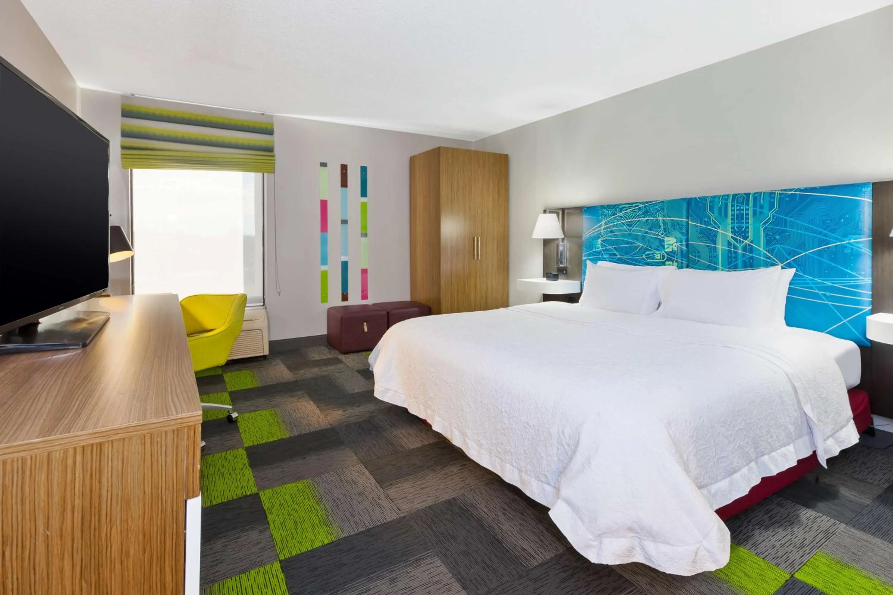 Bed in Hampton Inn Marysville