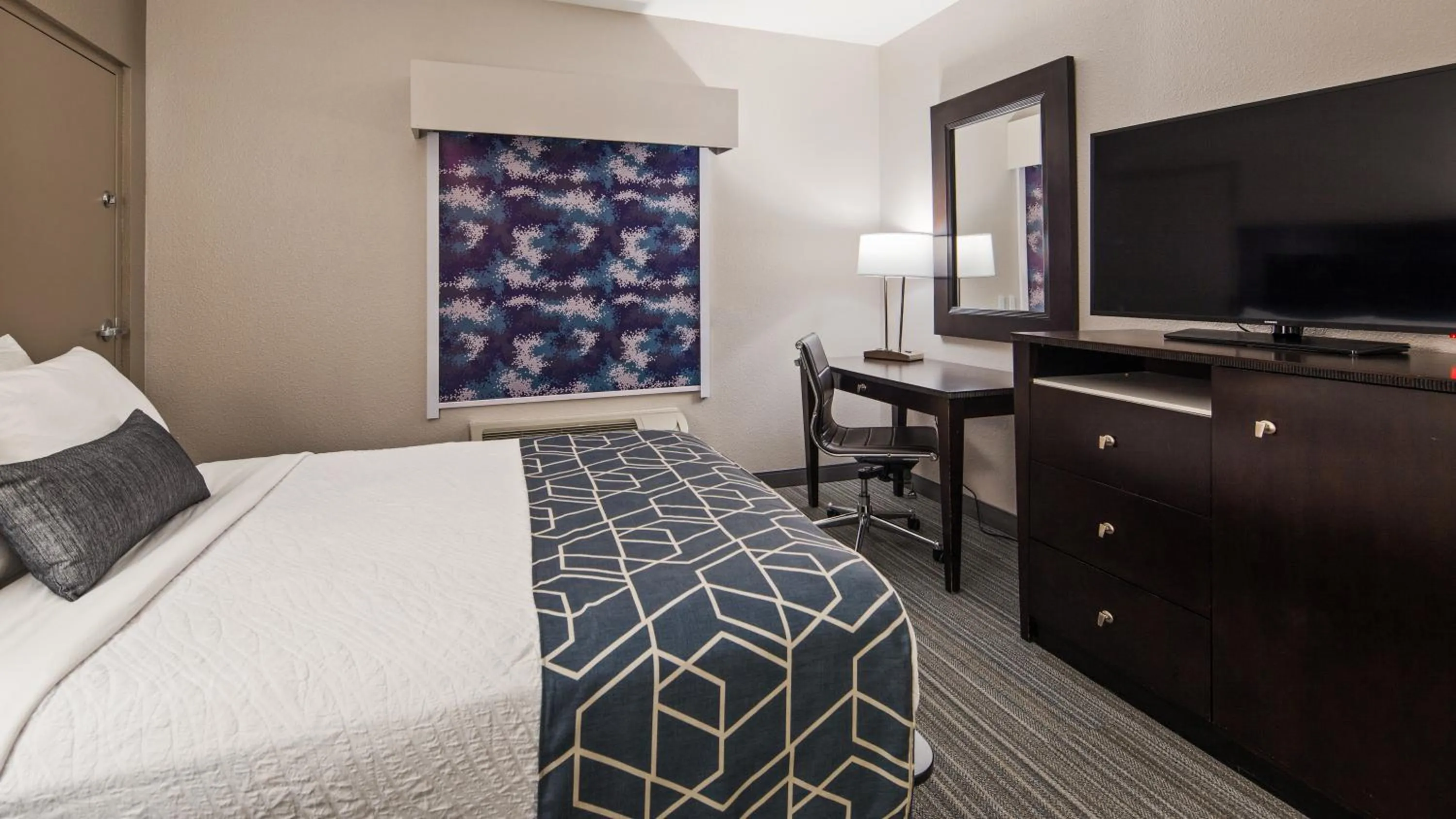 TV and multimedia, Bed in Best Western Plus Wilkes Barre-Scranton Airport Hotel