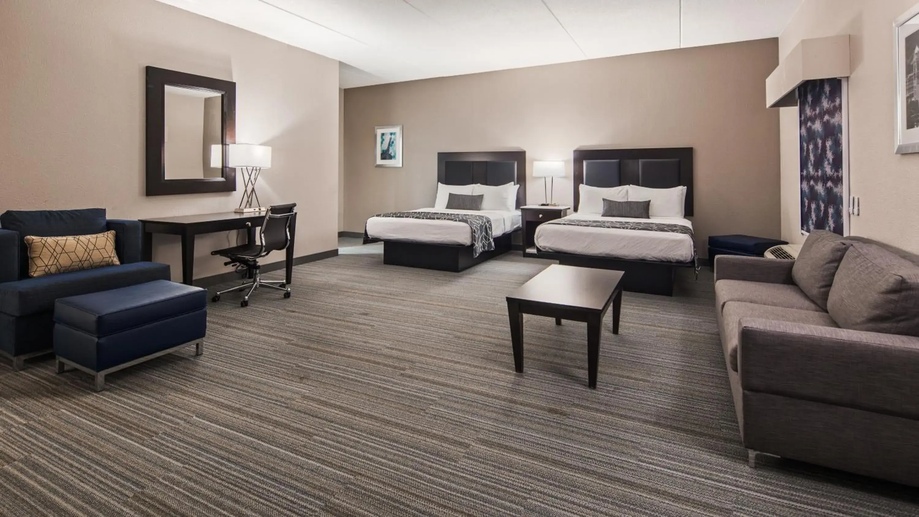 Living room, Bed in Best Western Plus Wilkes Barre-Scranton Airport Hotel Living room, Bed in Best Western Plus Wilkes Barre-Scranton Airport Hotel