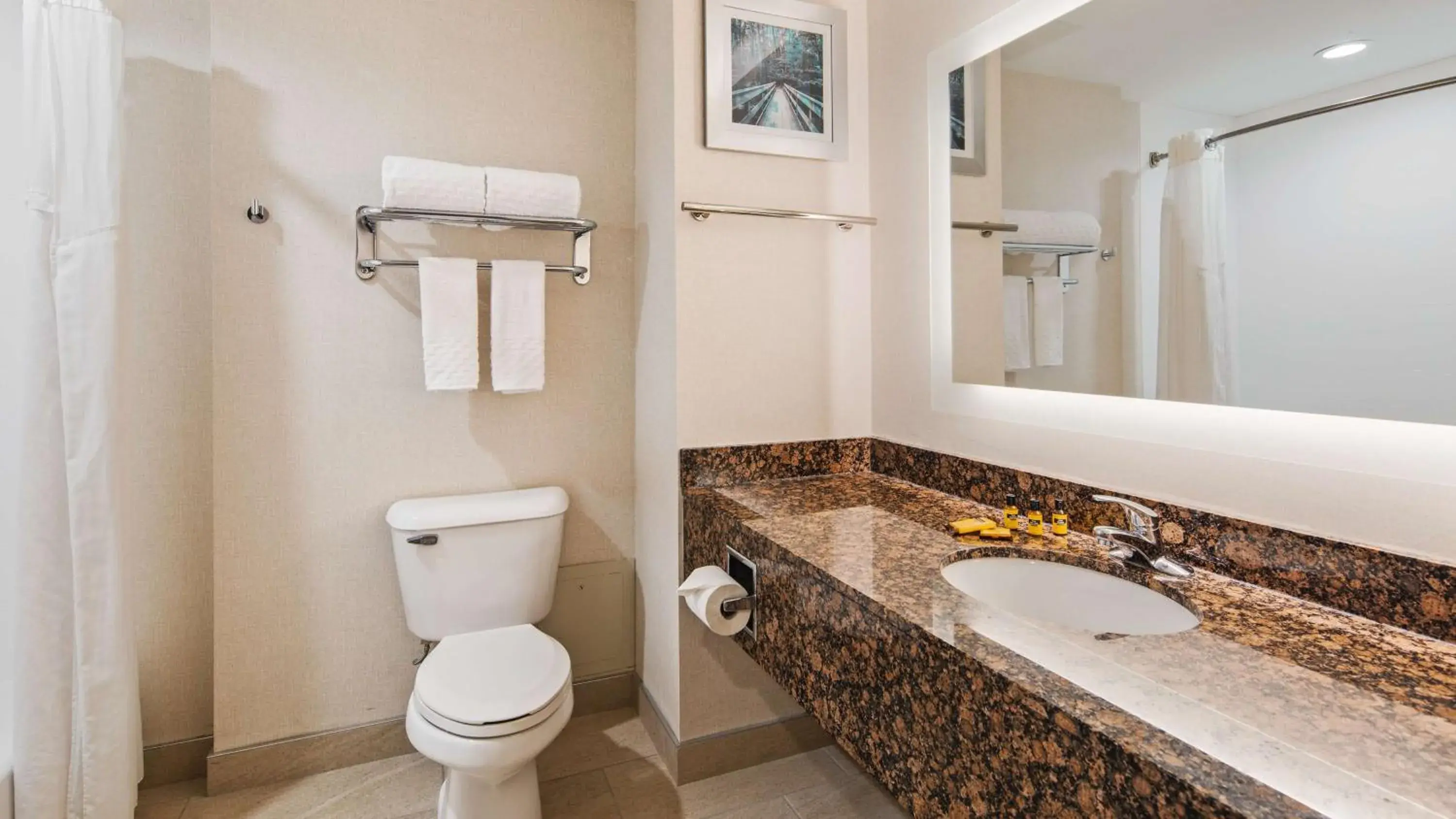 Standard Queen Room with Two Queen Beds in Best Western Plus Wilkes Barre-Scranton Airport Hotel Standard Queen Room with Two Queen Beds in Best Western Plus Wilkes Barre-Scranton Airport Hotel