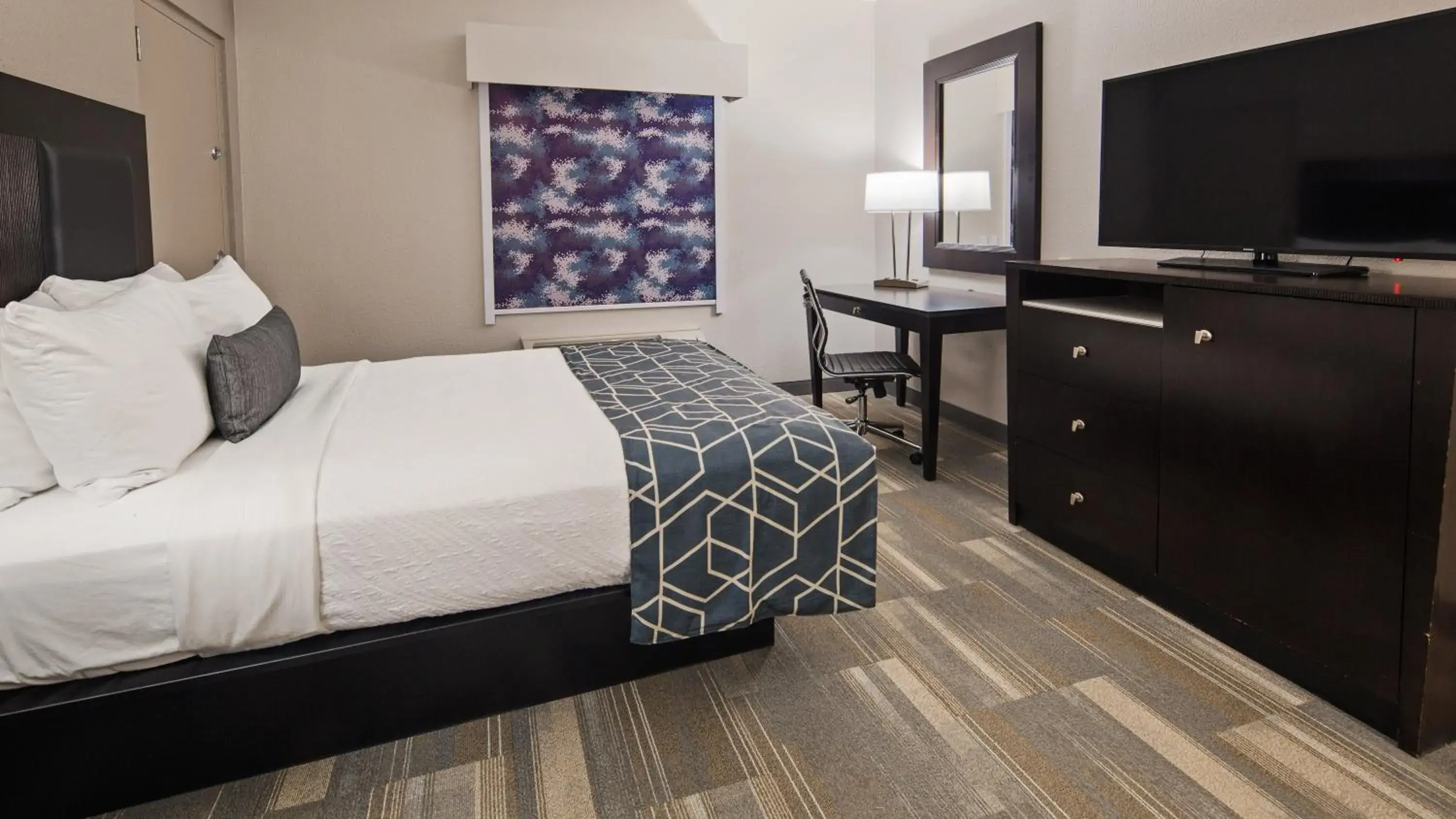 Queen Room with with Mobility Accessible Roll-In Shower in Best Western Plus Wilkes Barre-Scranton Airport Hotel Queen Room with with Mobility Accessible Roll-In Shower in Best Western Plus Wilkes Barre-Scranton Airport Hotel