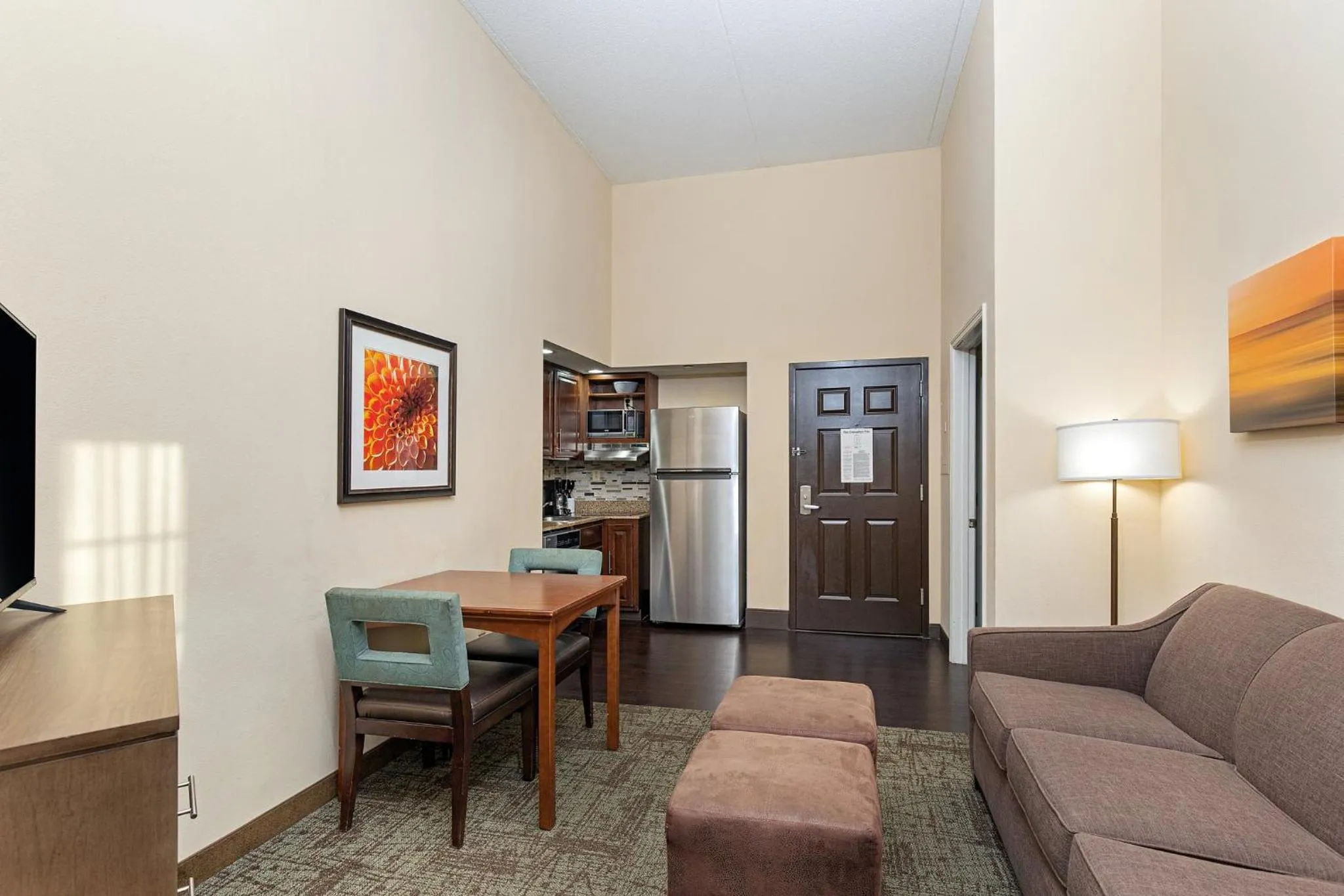 Photo of the whole room in Staybridge Suites-Knoxville Oak Ridge by IHG