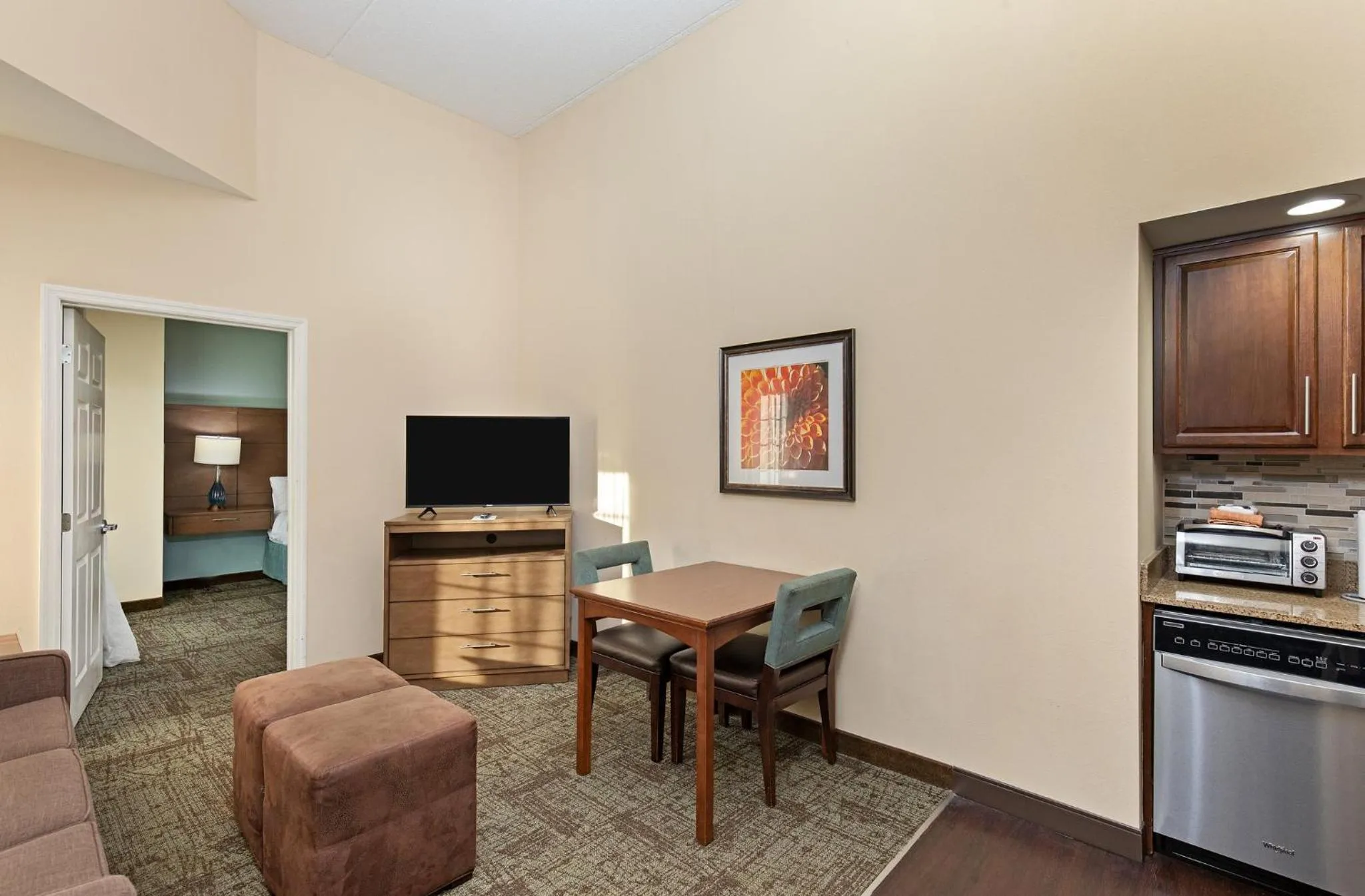 Photo of the whole room in Staybridge Suites-Knoxville Oak Ridge by IHG