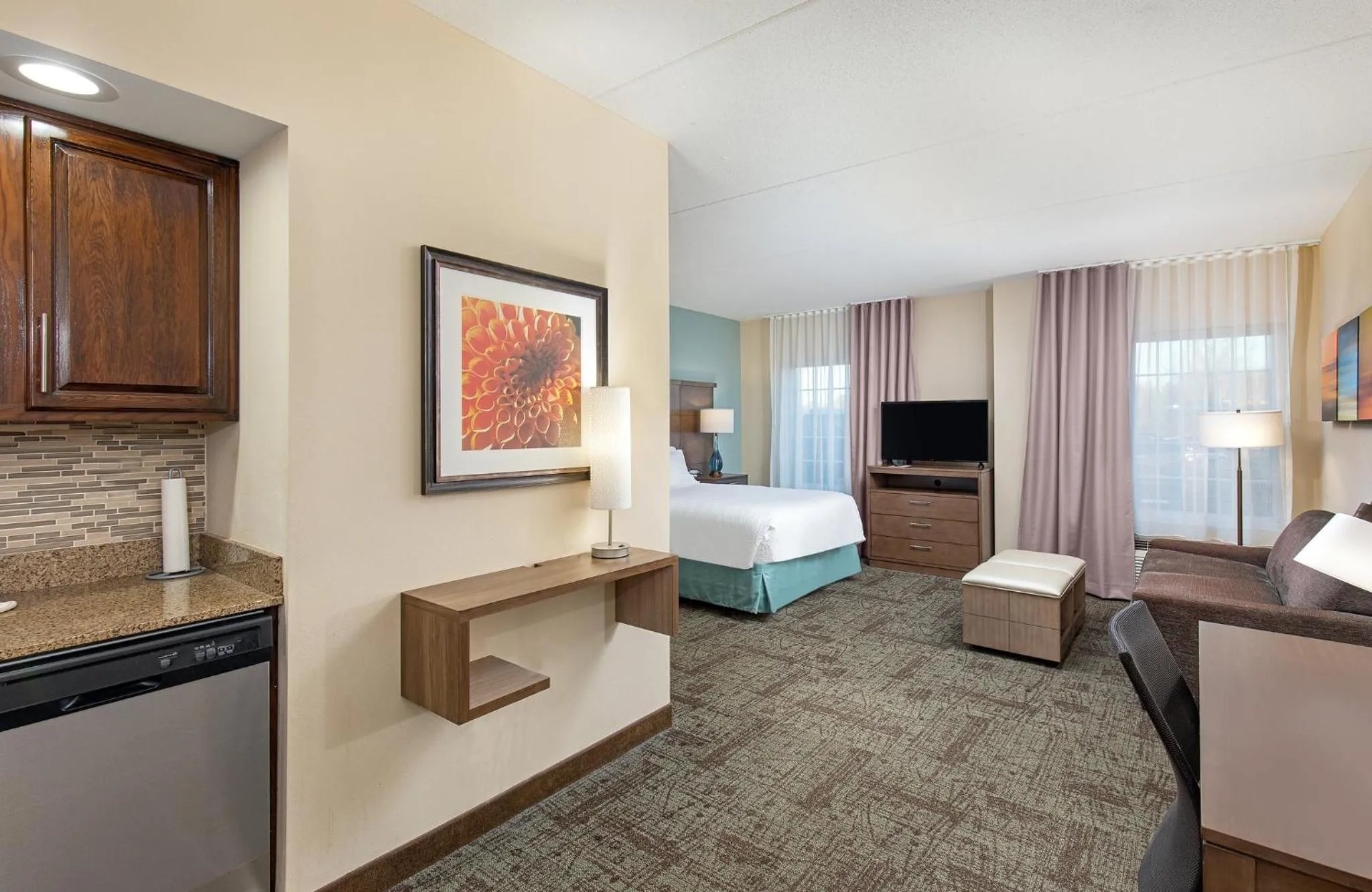 Photo of the whole room, Bed in Staybridge Suites-Knoxville Oak Ridge by IHG