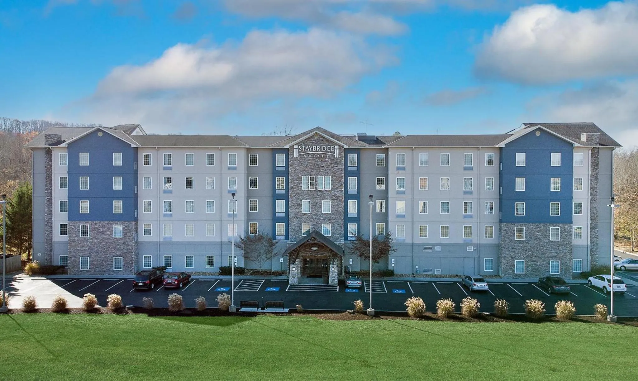 Property building in Staybridge Suites-Knoxville Oak Ridge by IHG