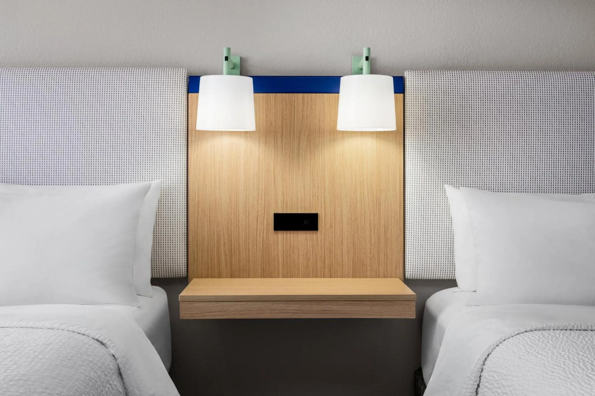 Photo of the whole room, Bed in Garner Hotel Brookings by IHG