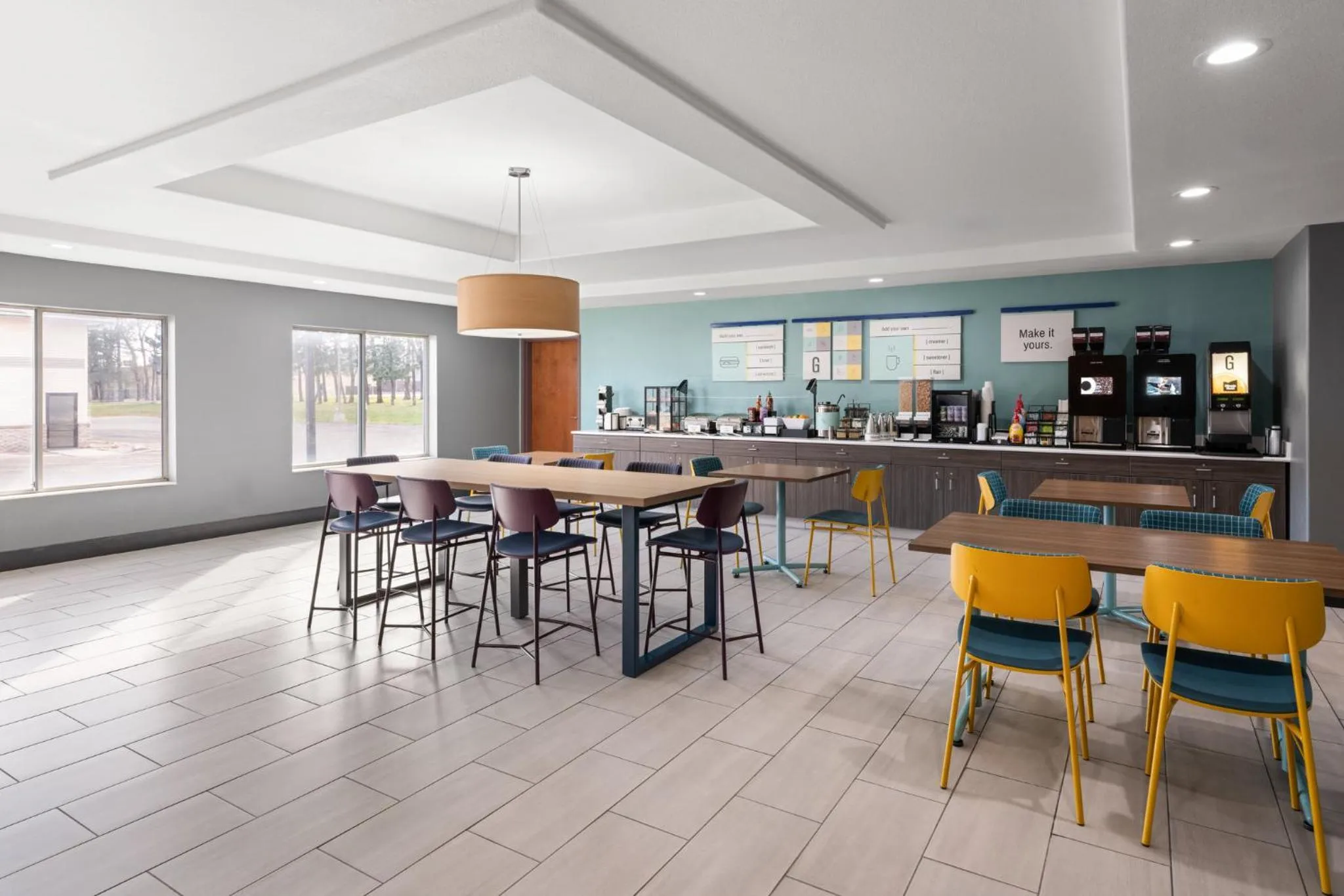 Breakfast in Garner Hotel Brookings by IHG