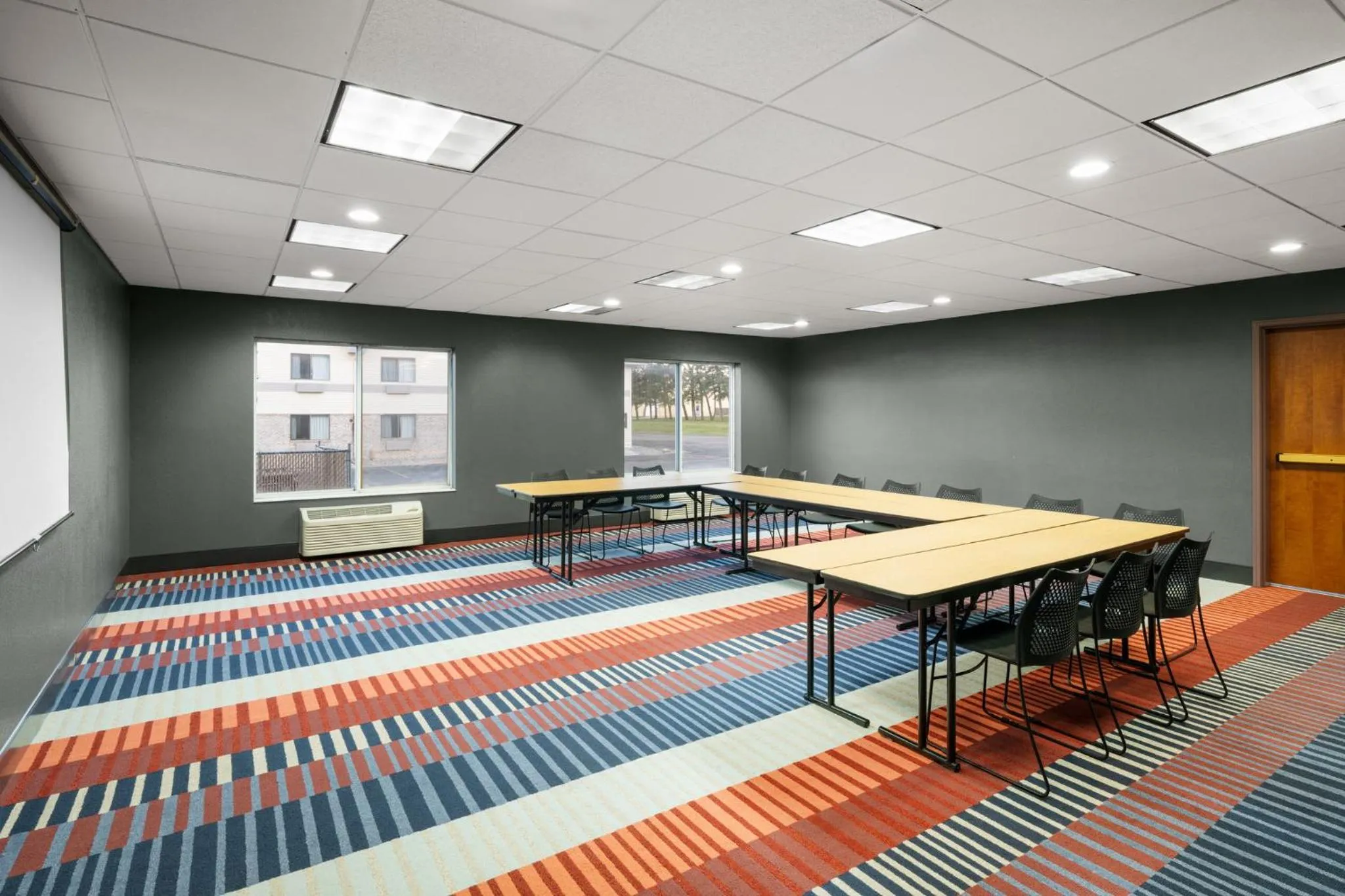 Meeting/conference room in Garner Hotel Brookings by IHG