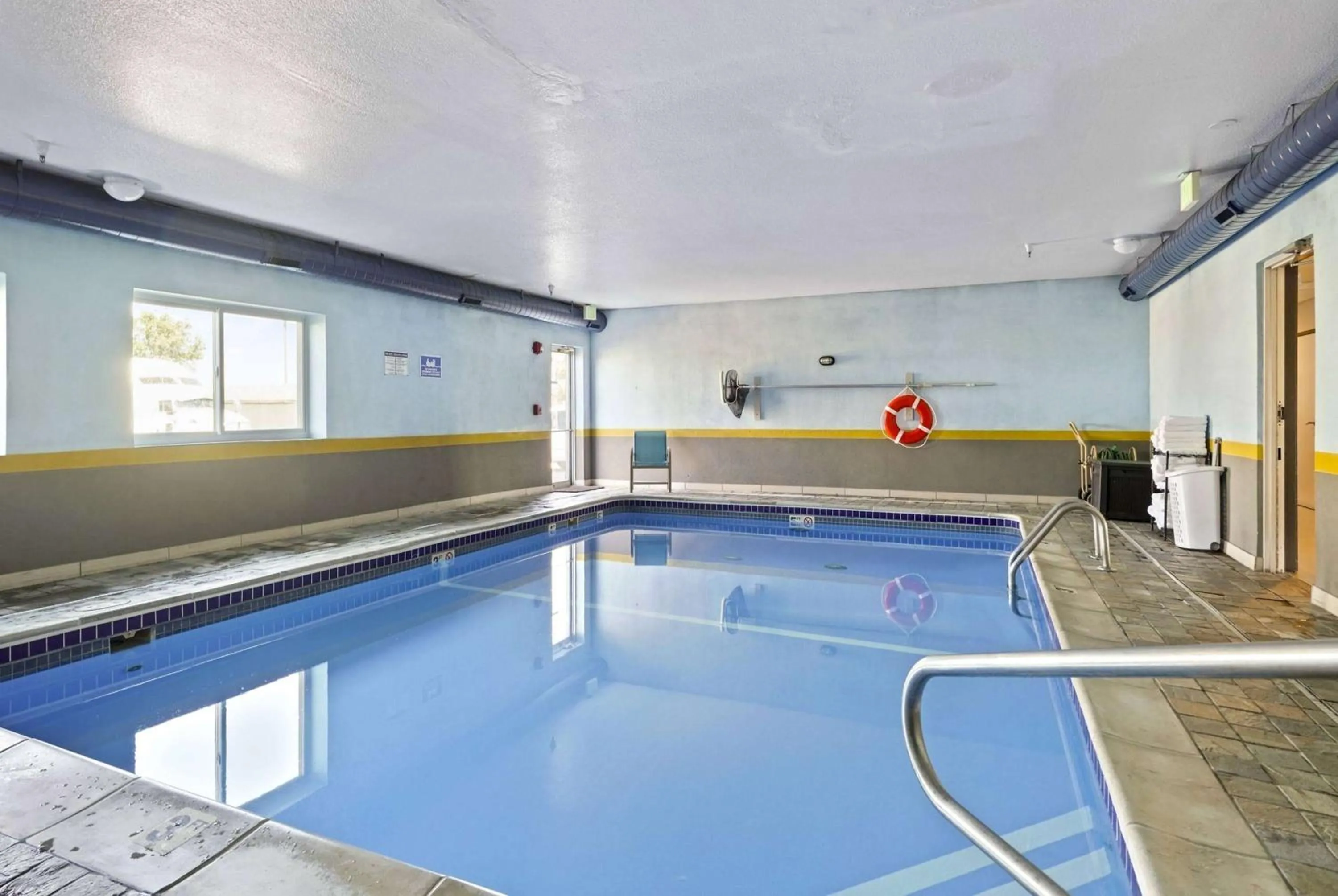 Pool view in La Quinta by Wyndham Henderson-Northeast Denver