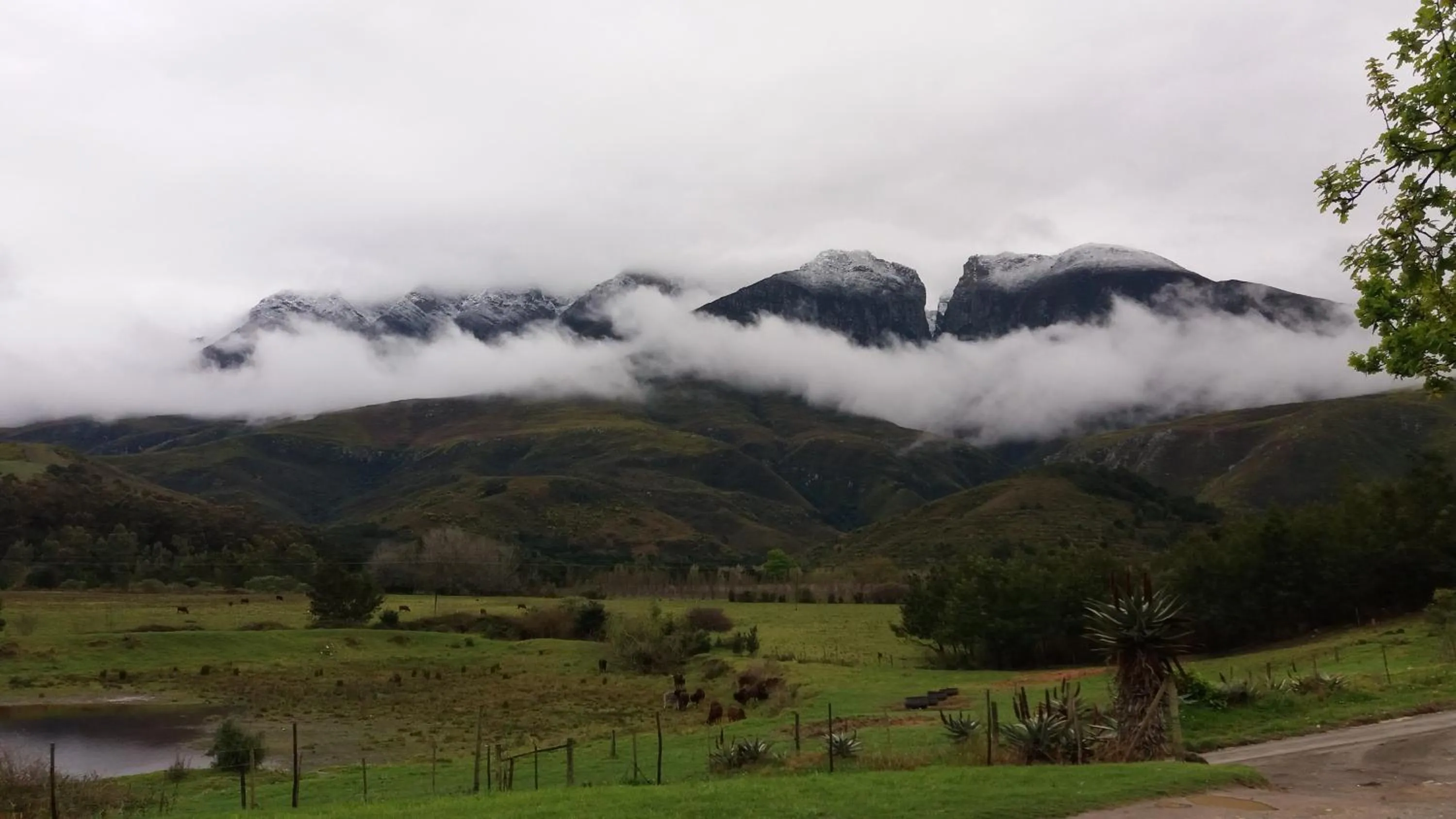 Mountain view in Die Hoenderhok and Die Plaashuisie